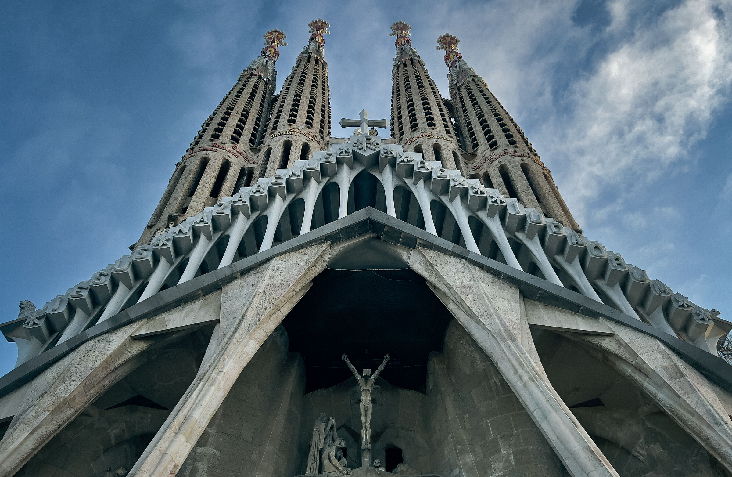 Sagrada: particolare della facciata della Passione