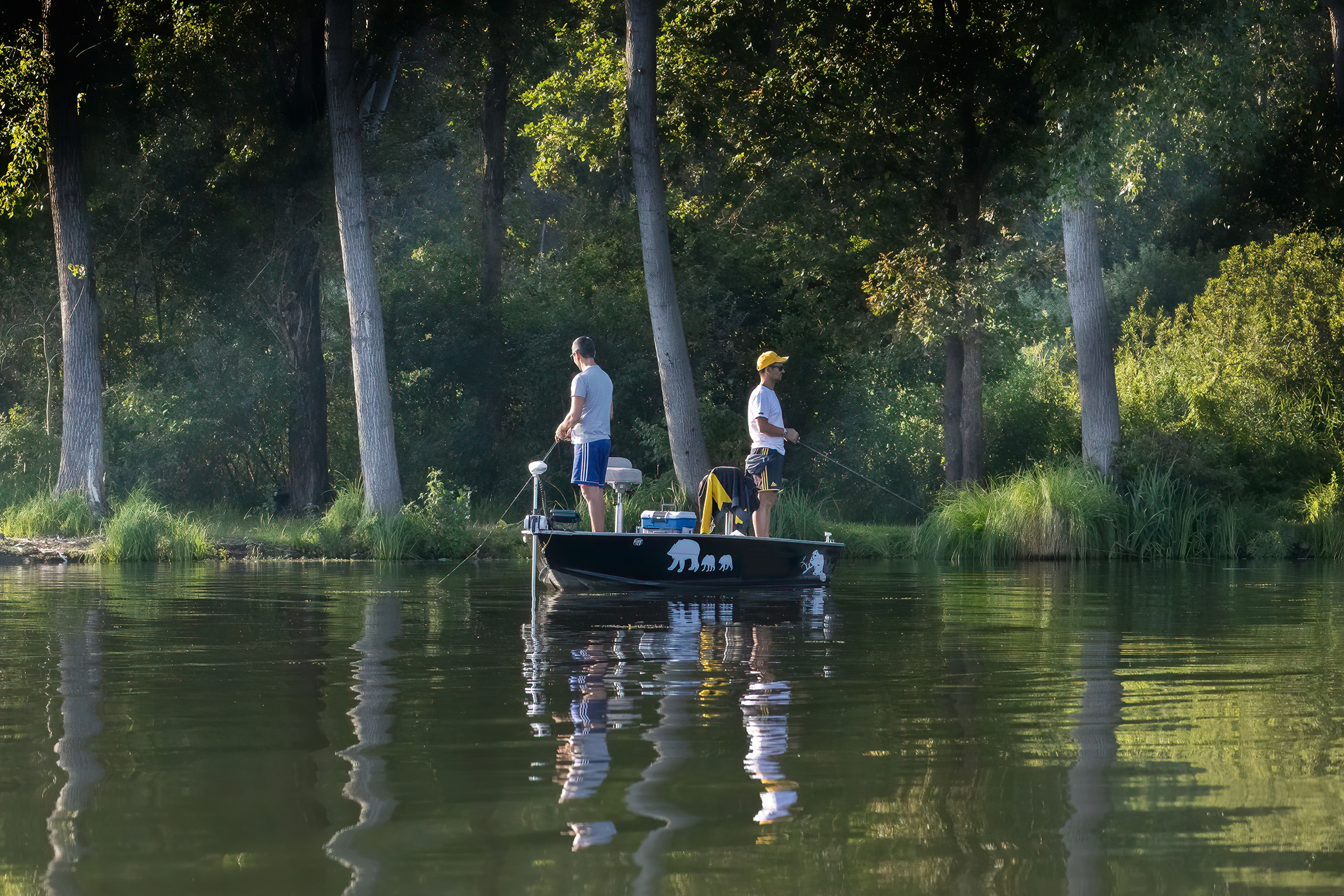 Un tranquillo angolo di lago
