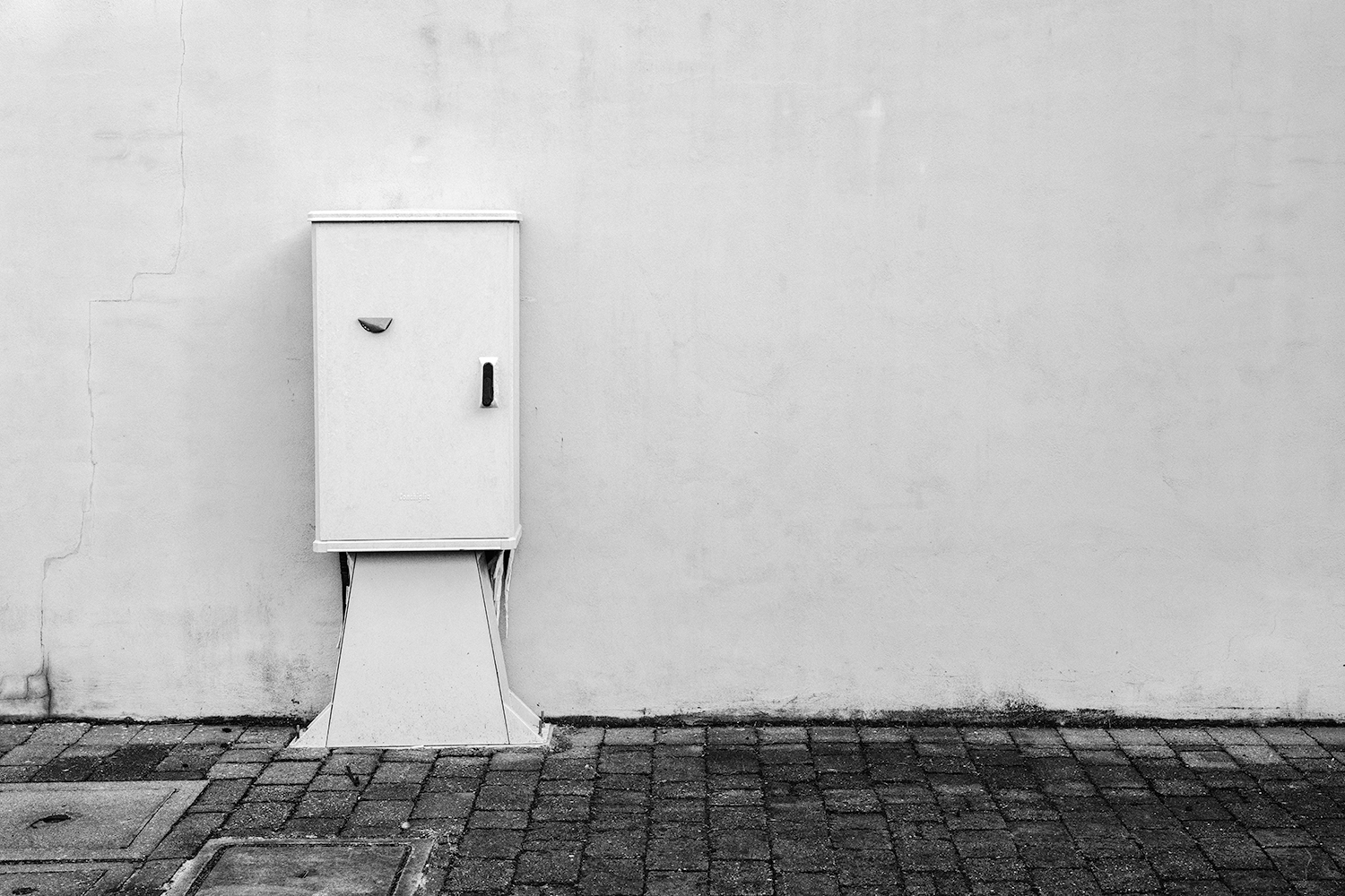 Minimal negative space