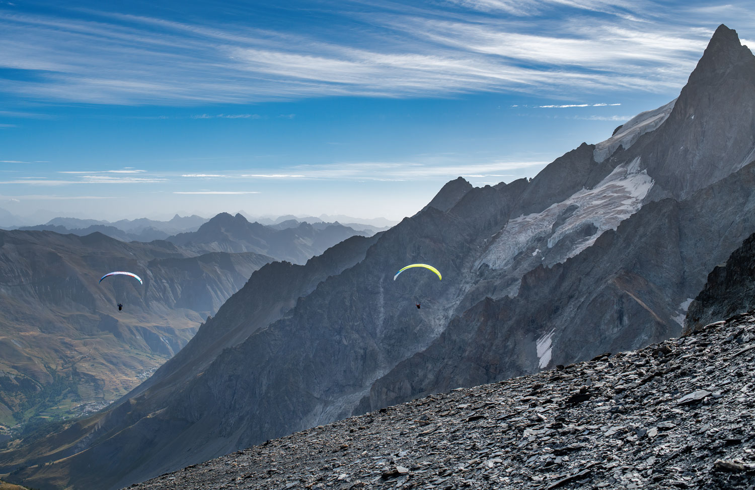 France- Right la Meije (3983 mt )