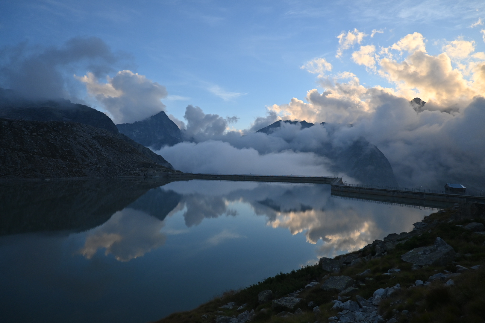 Tramonto sul lago Venerocolo
