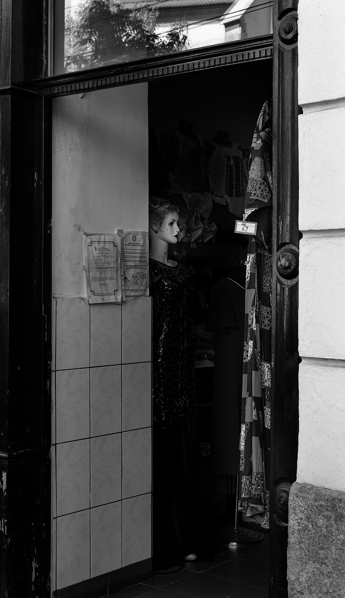 The automaton lurking inside the ancient shop