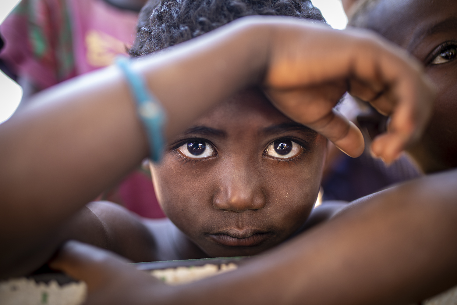 bambina del Madagascar