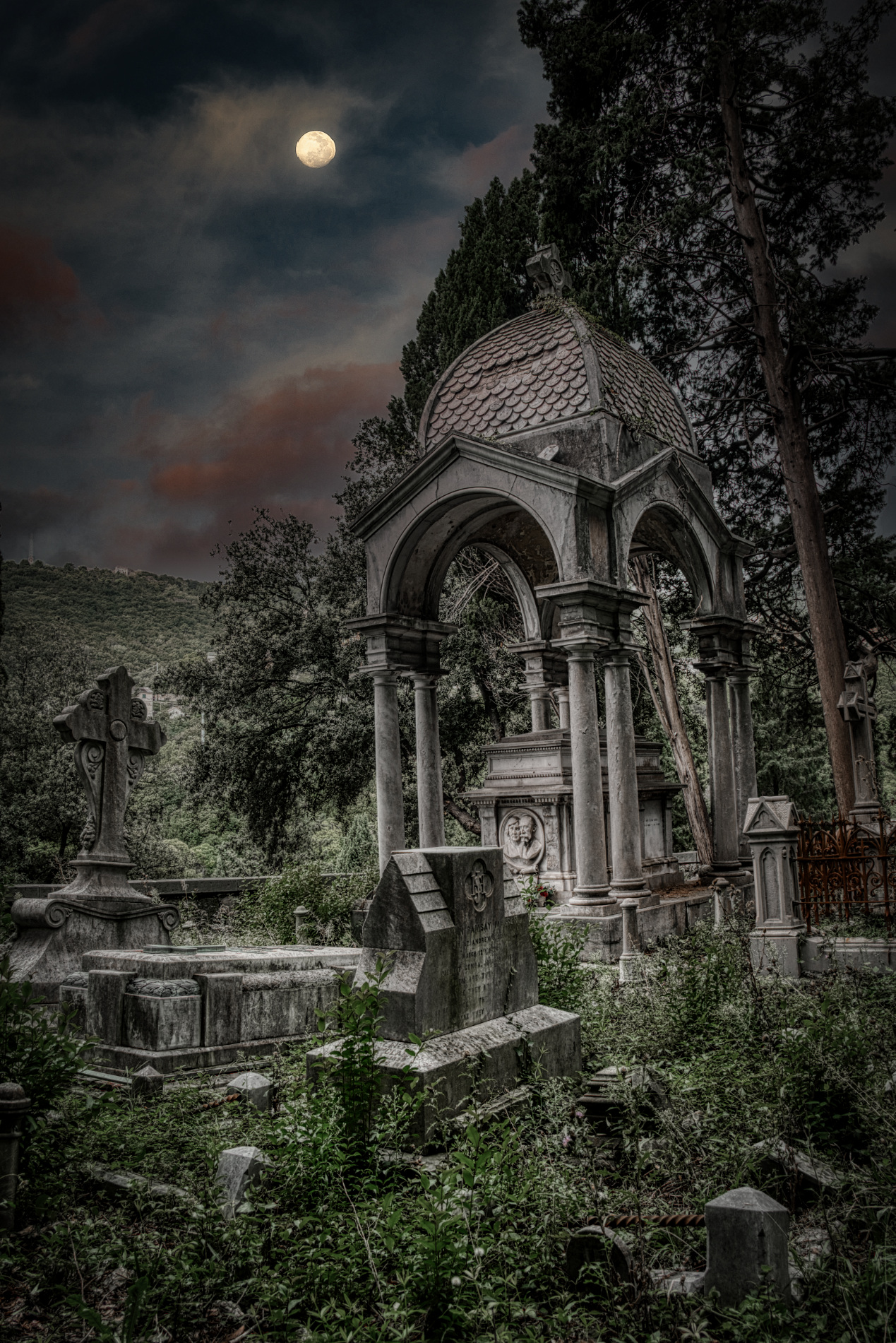 Staglieno in the moonlight.... my dark mood