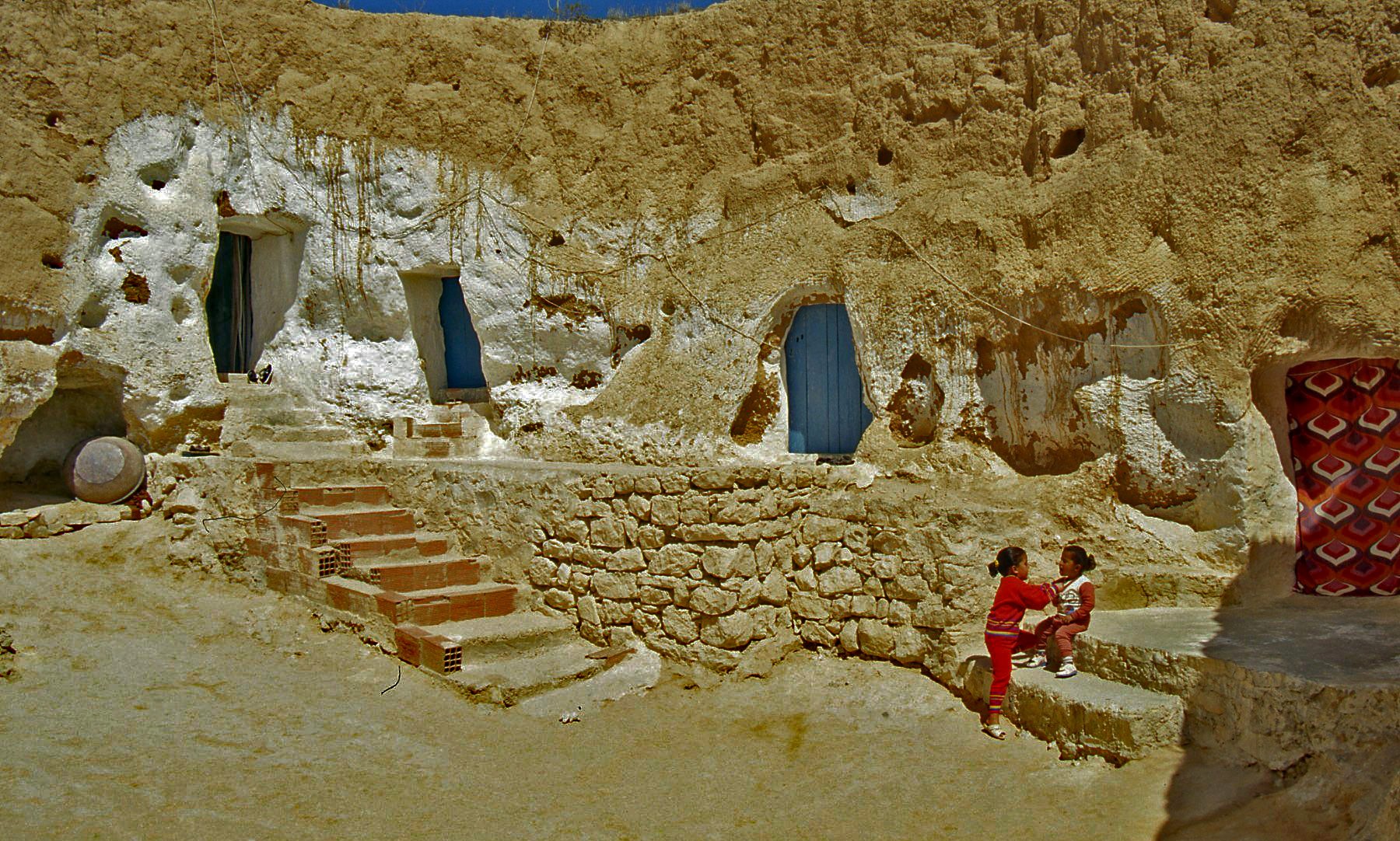 Tunisia, Matmata: Abitazione  ipogea (digitalizzata)