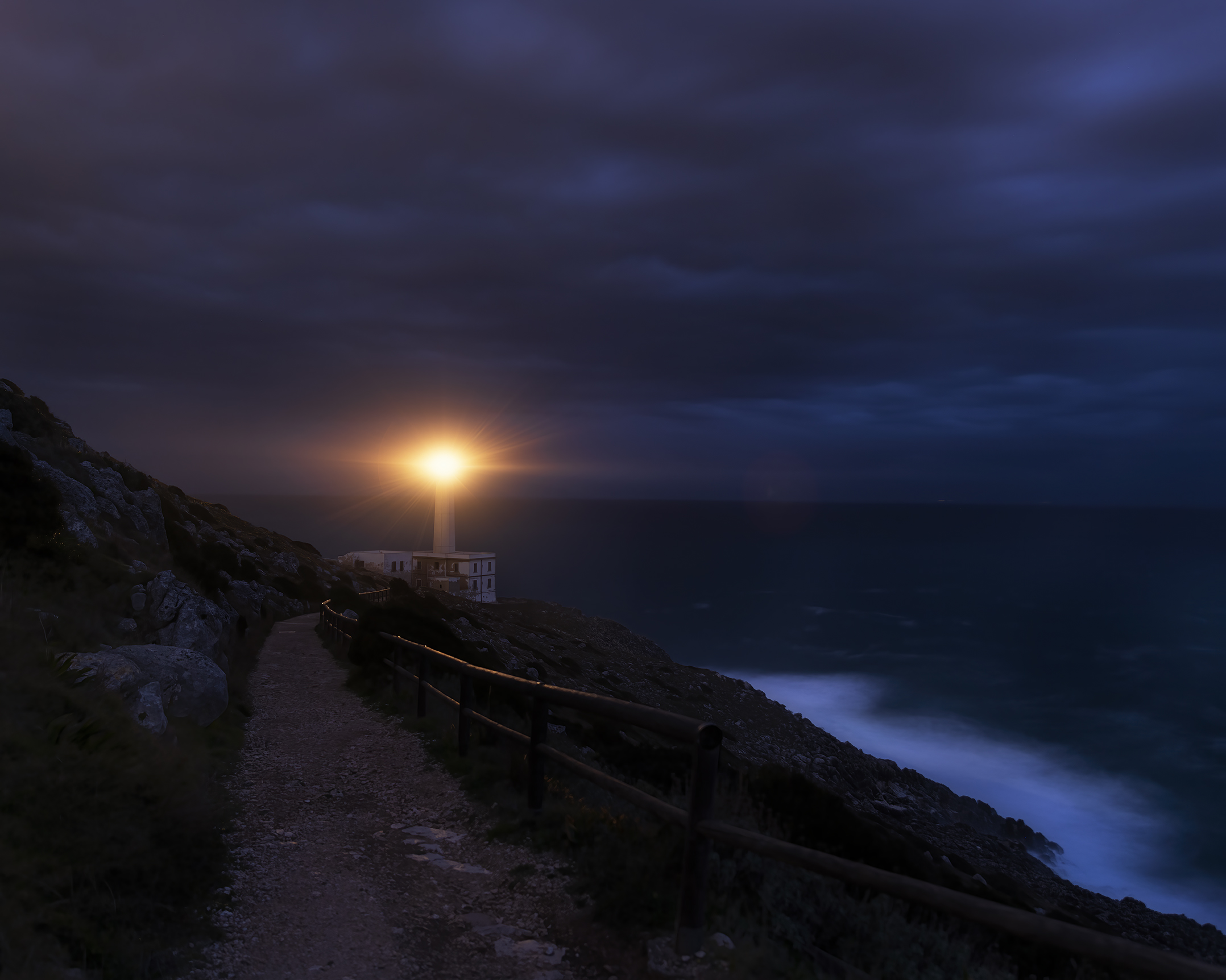 Il mare e l'alba -Faro di Punta Palascia - Otranto (le)