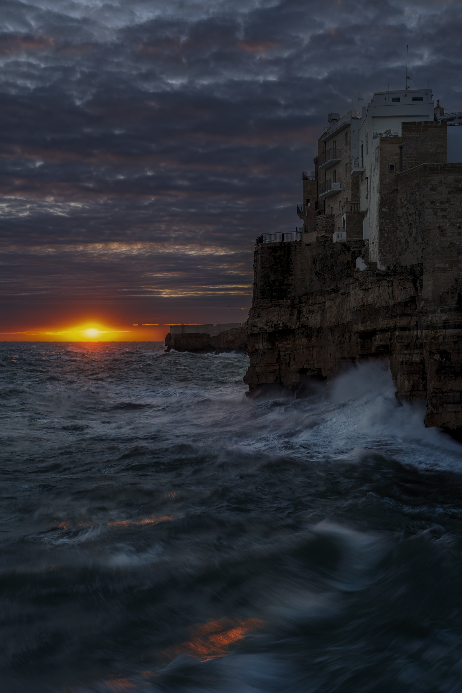 il mare e l'alba - Polignano a Mara