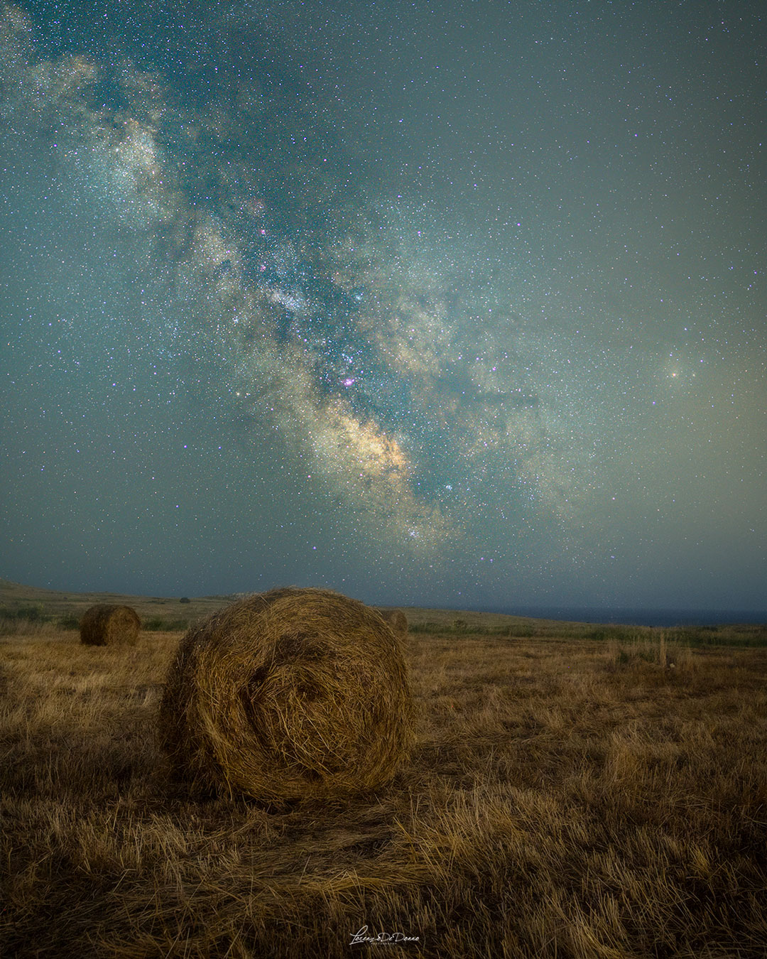 Starry hay bale ? Salento