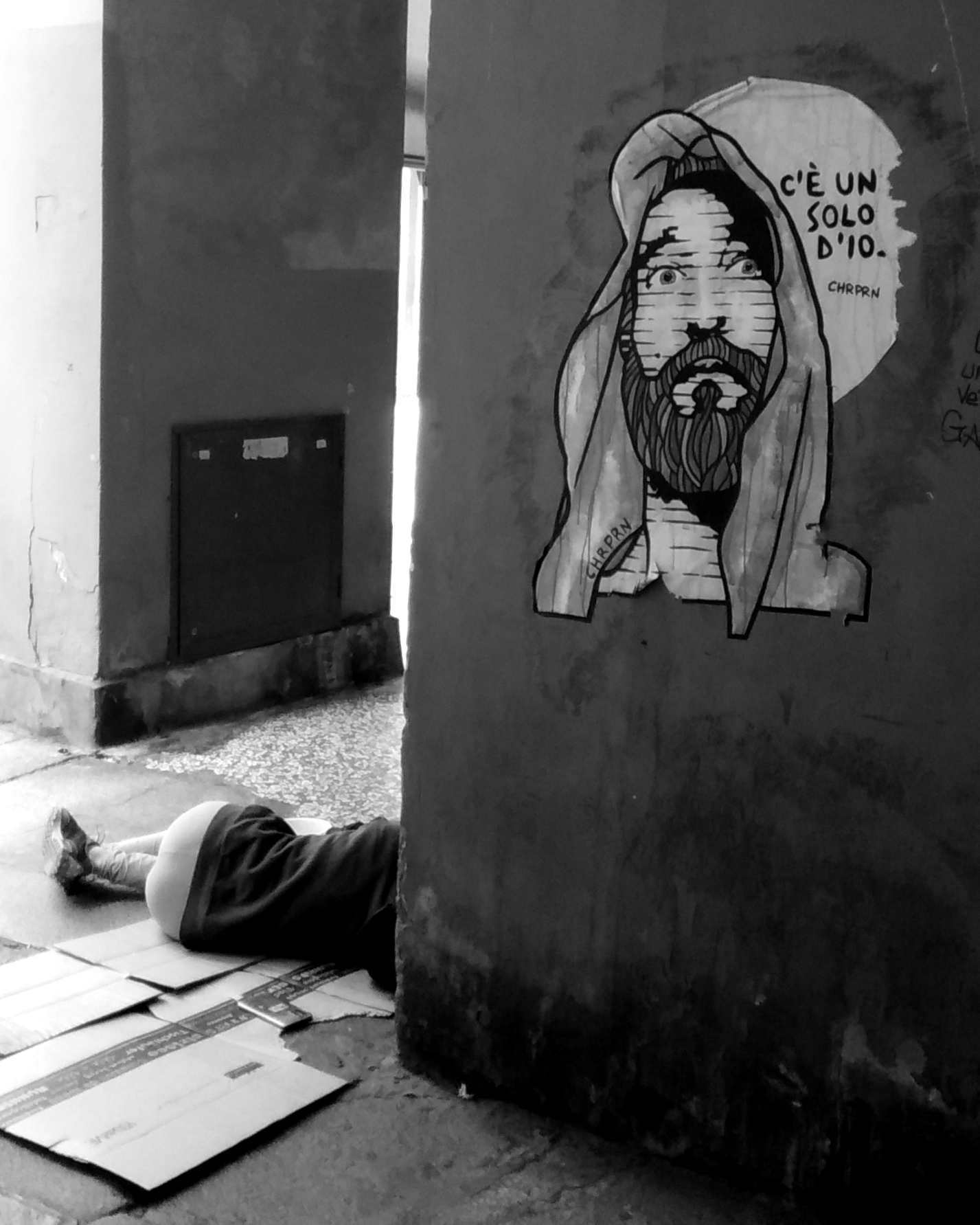 --c'e' un solo d'io--