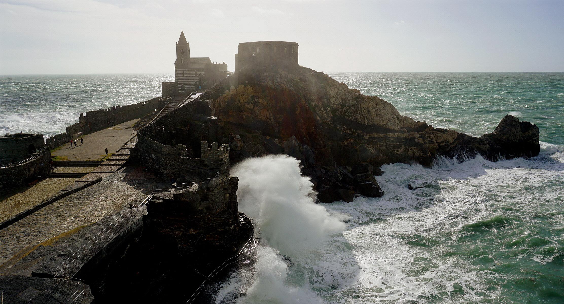 Spruzzi a San Pietro! (Portovenere)