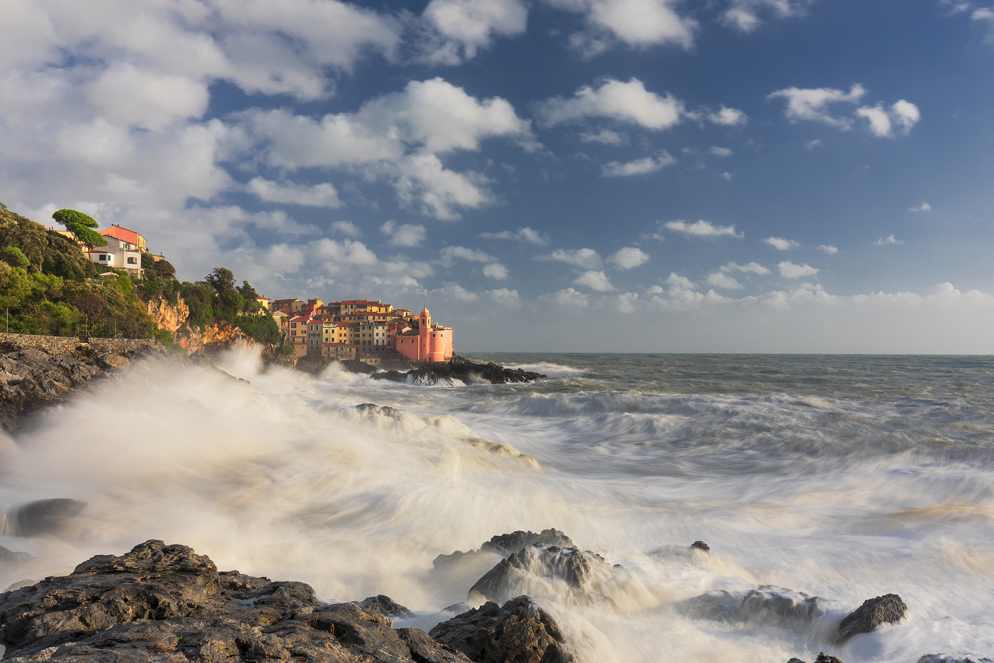 Storm surge at Tellaro 4