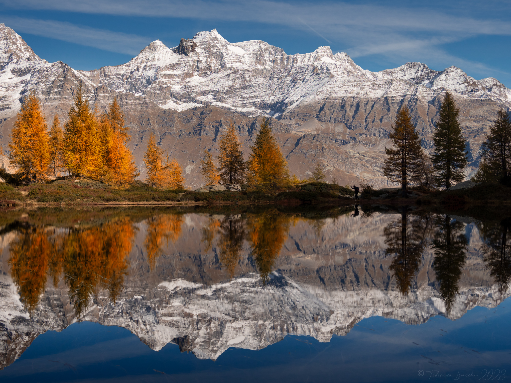 Between lights and shadows