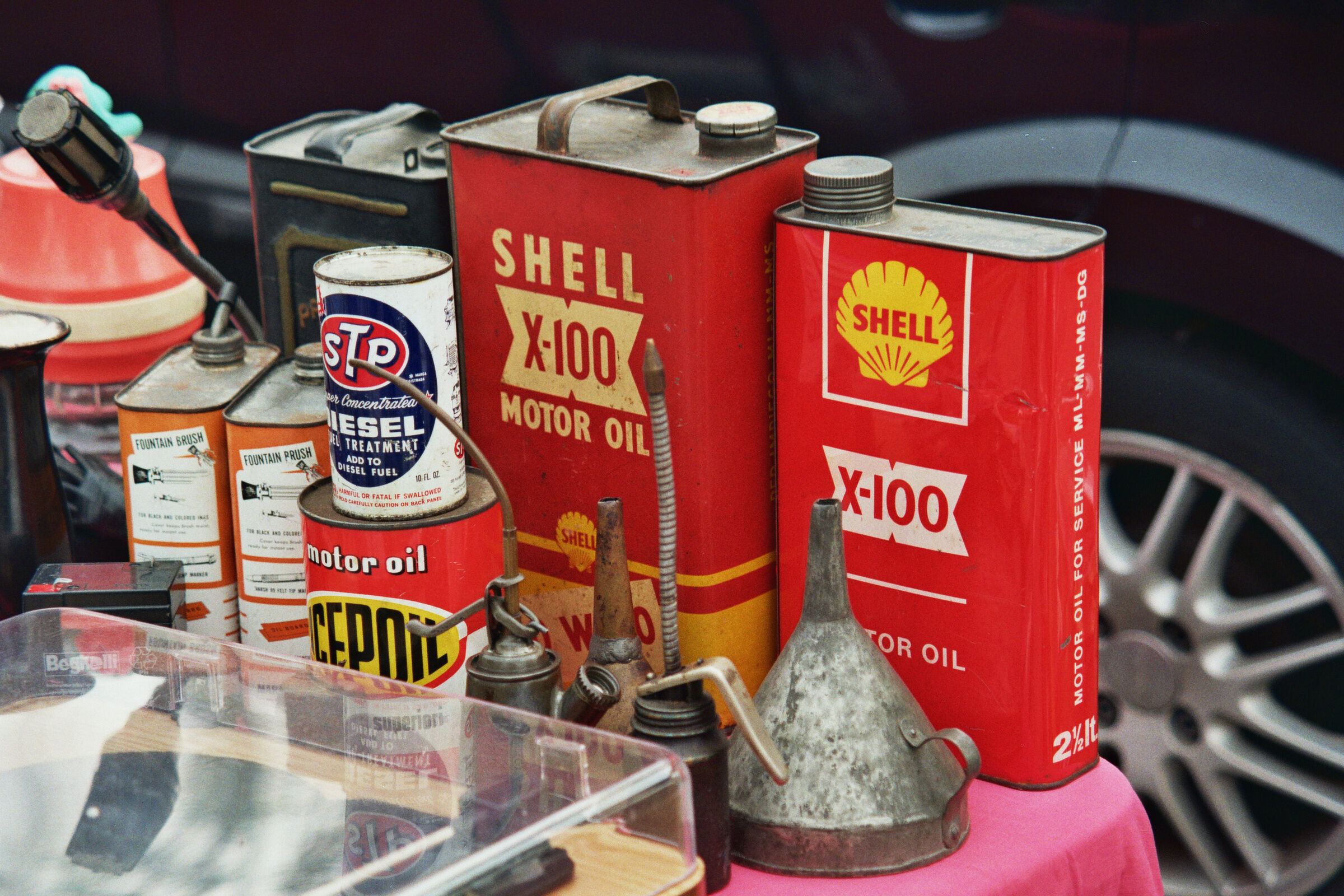 Vintage oil can  - Nikkor 43-86 f3.5