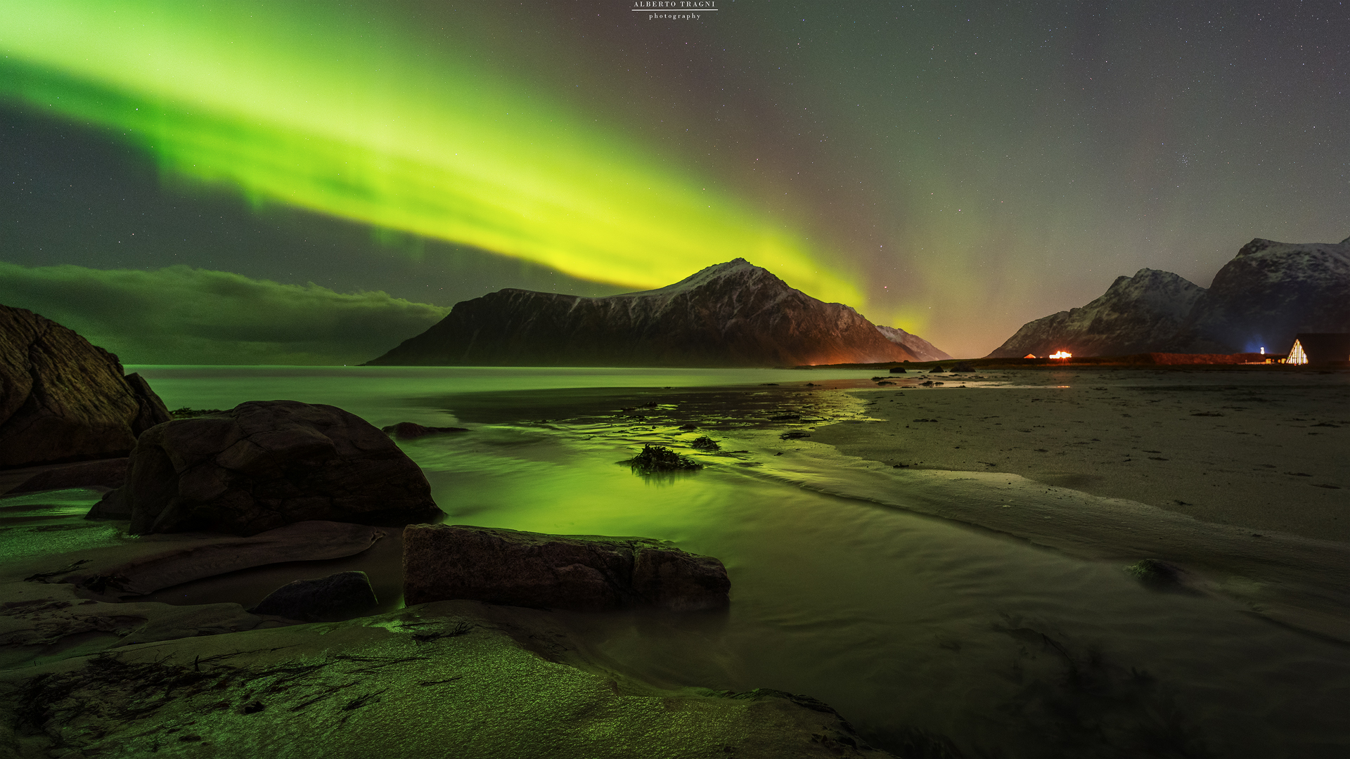 la notte a Skagsanden beach