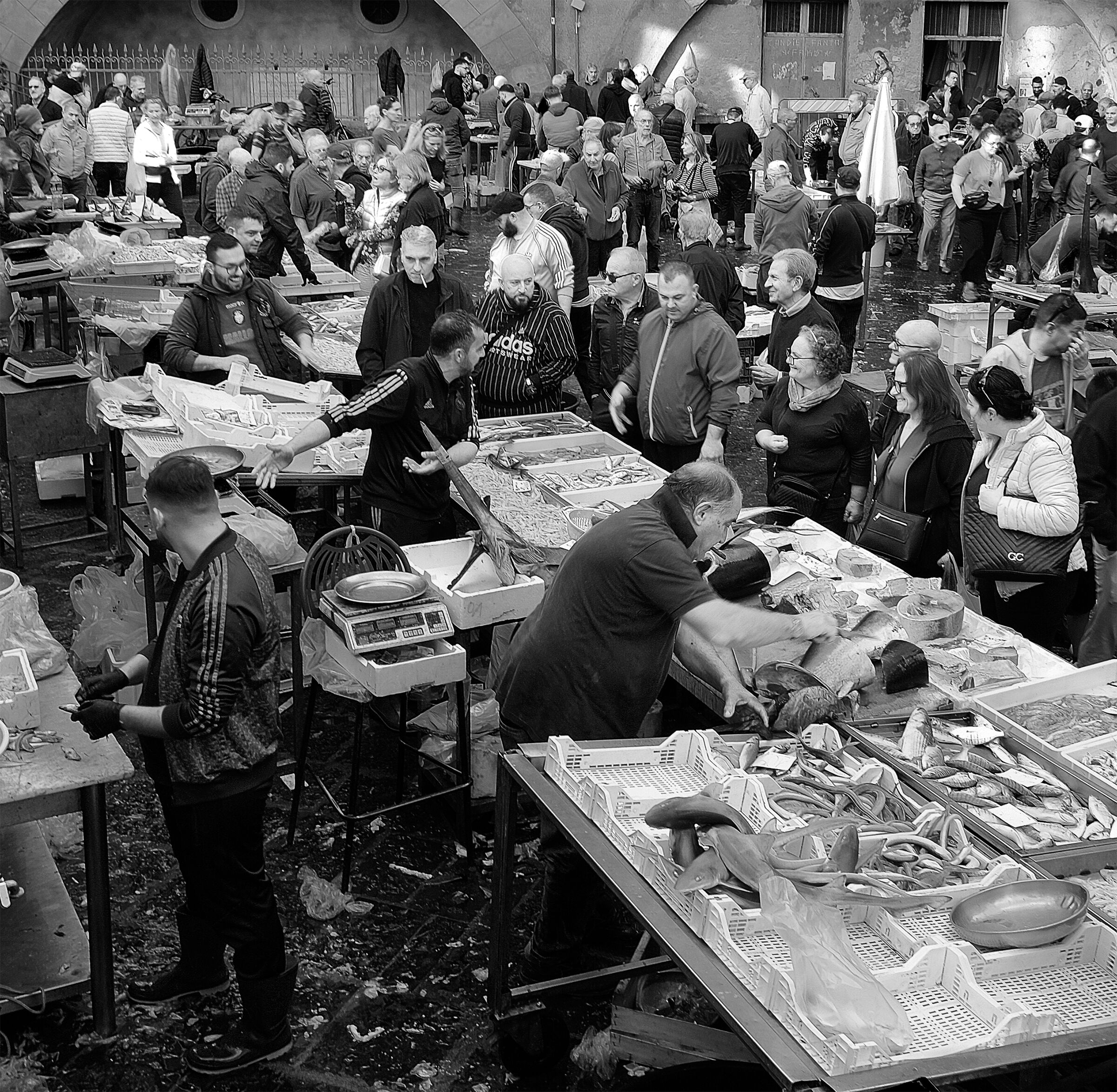 Al mercato del pesce di Catania