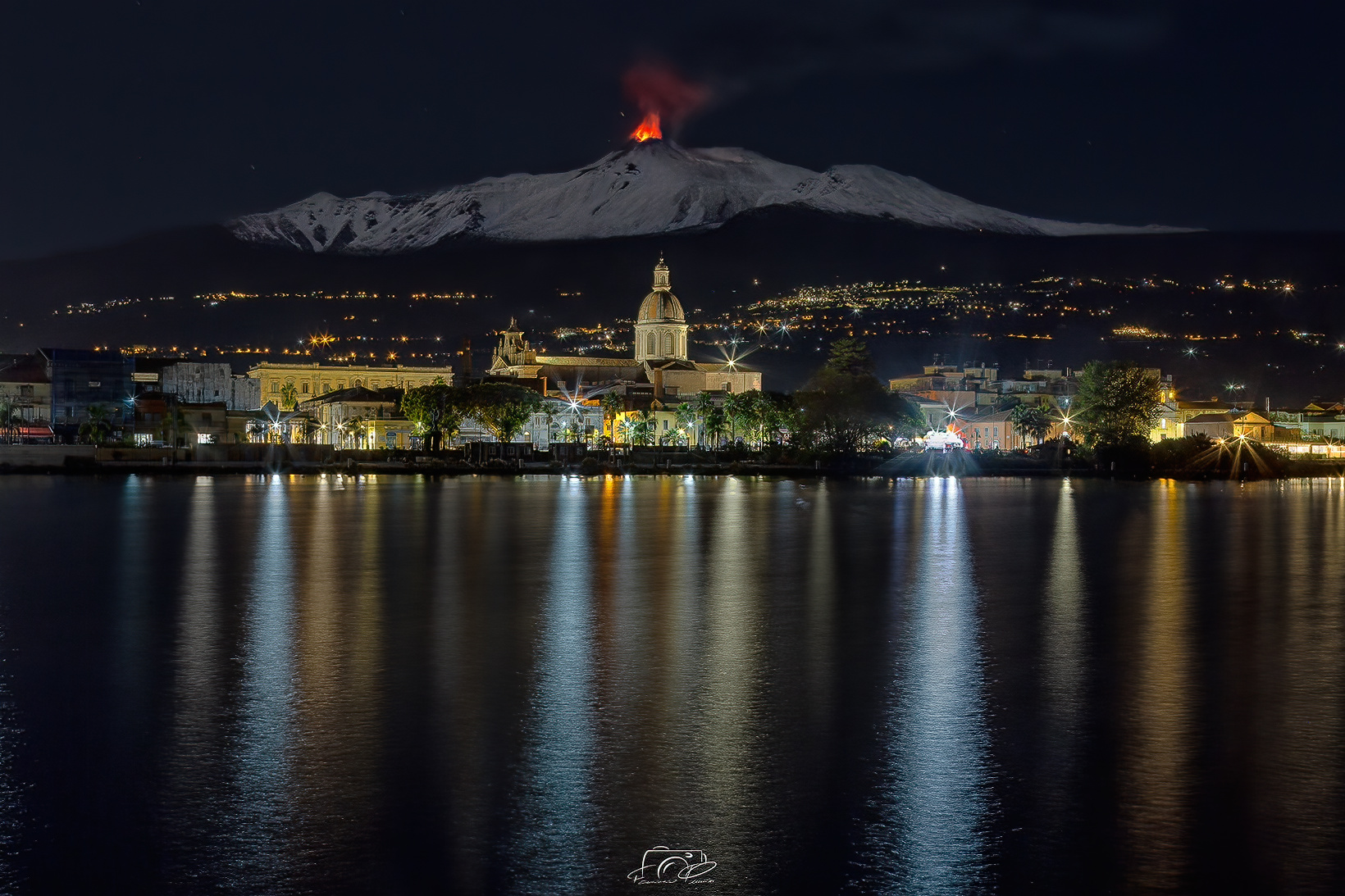 L'Etna ammirata dal Porto di Riposto