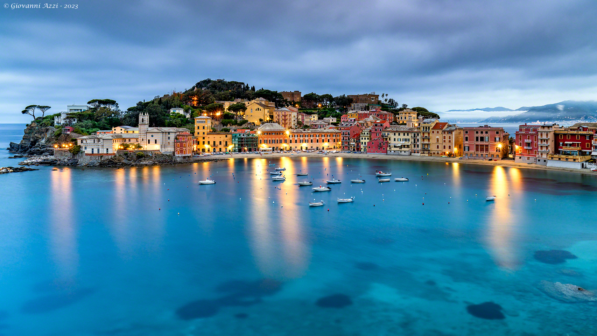 Waiting for the sunrise in Sestri Levante