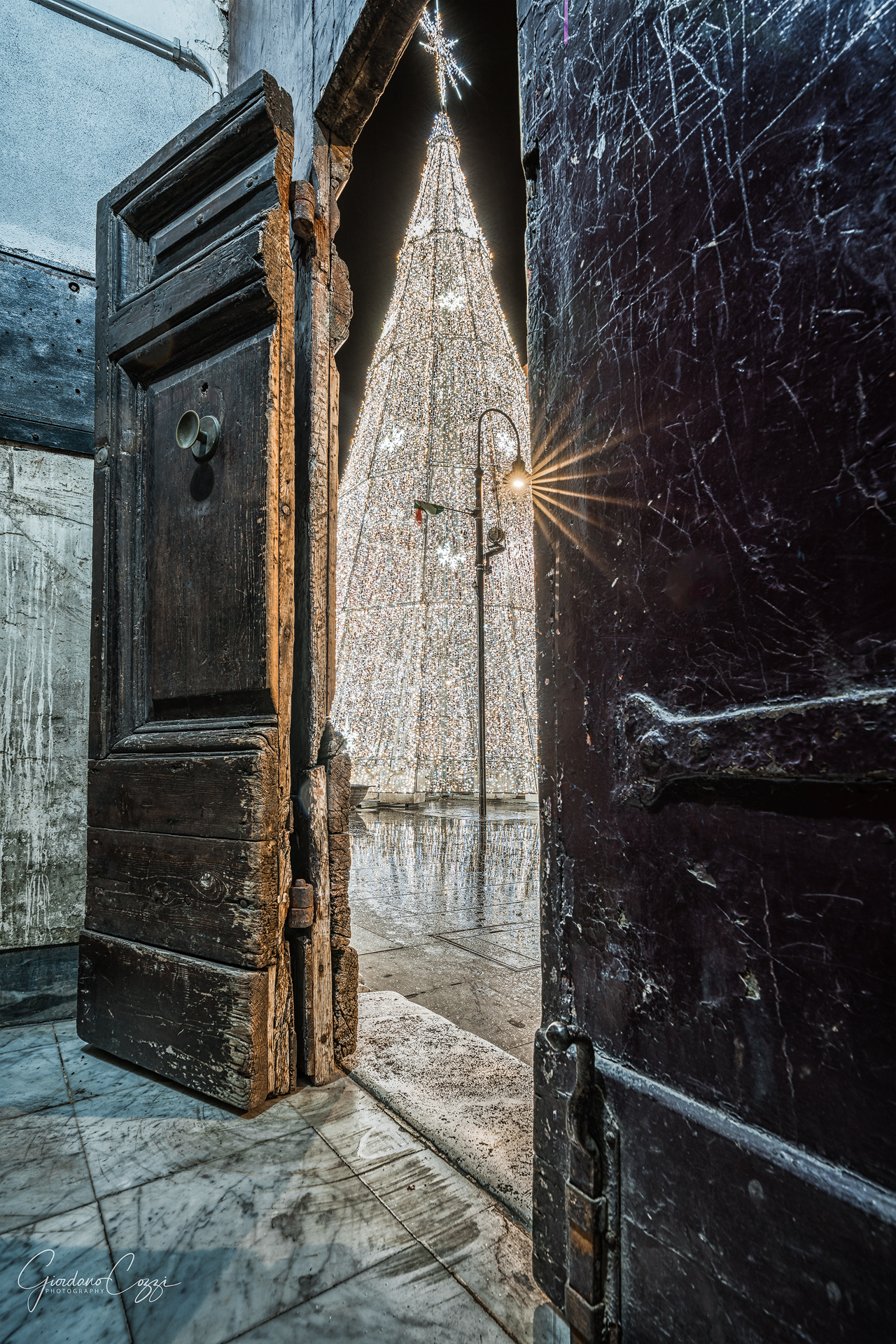 Light Reaches Everywhere