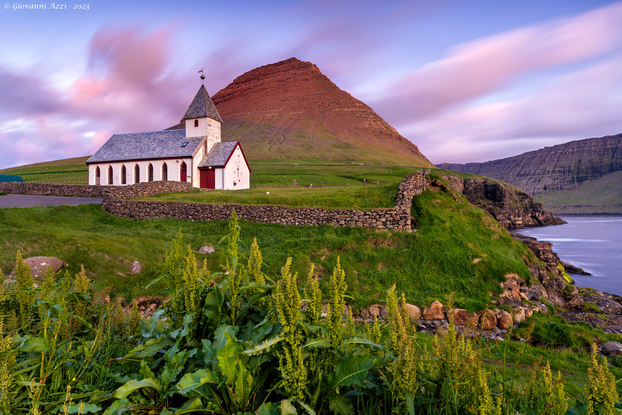 Viðareiði Kirkja at sunset