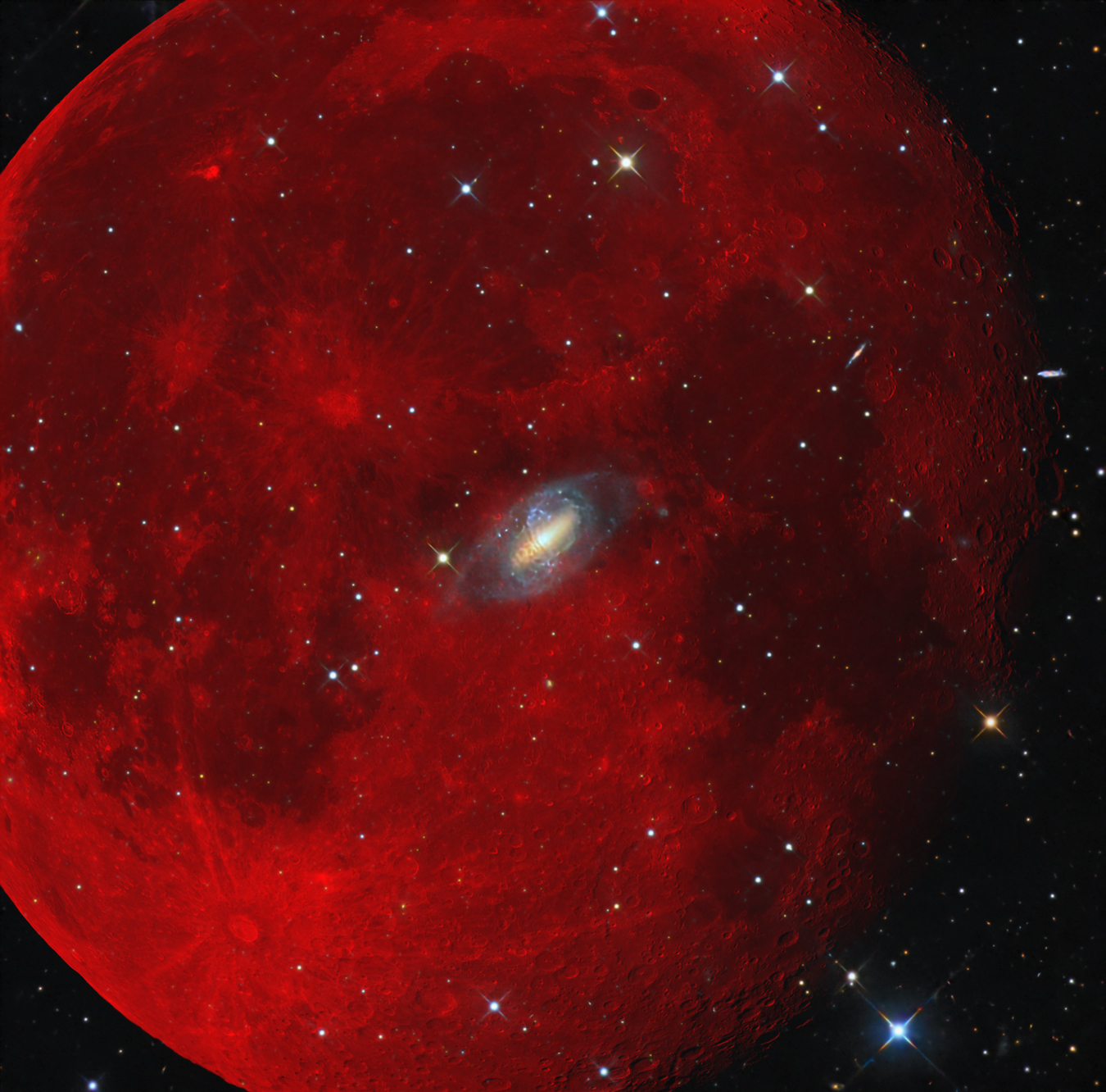 Quanto è grande ngc2685 rispetto alla Luna ?