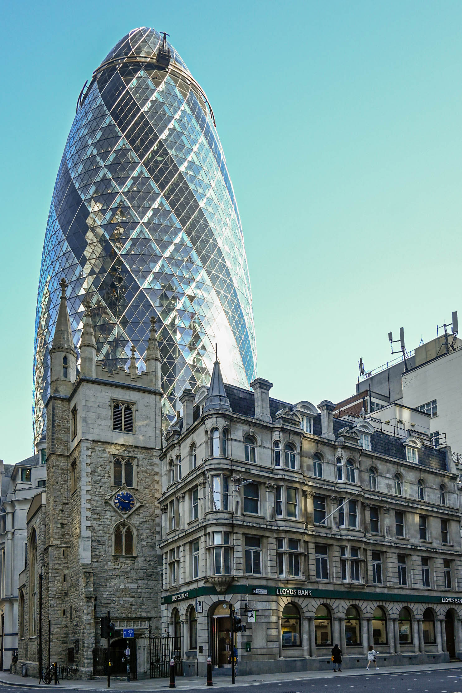 Architectural contrasts