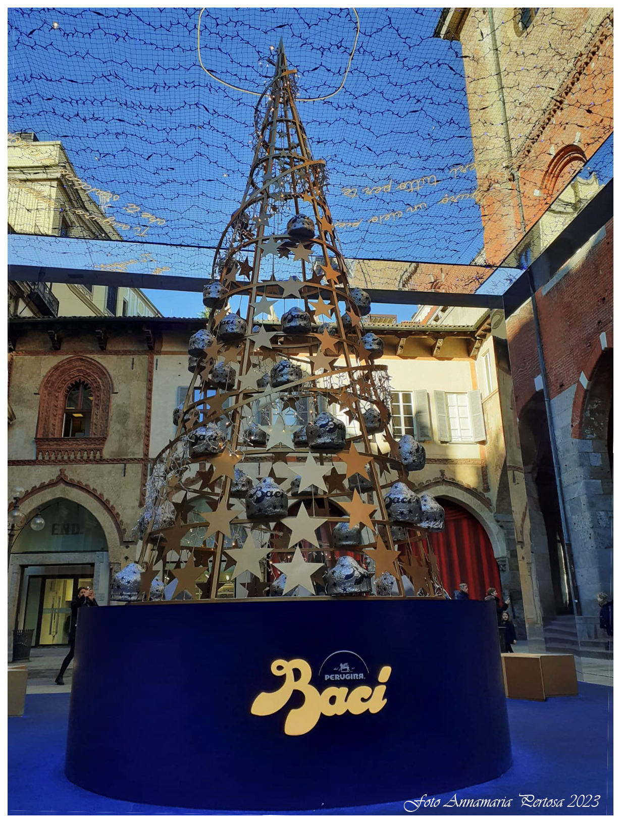 Tanti baci con gli auguri di un Santo Natale