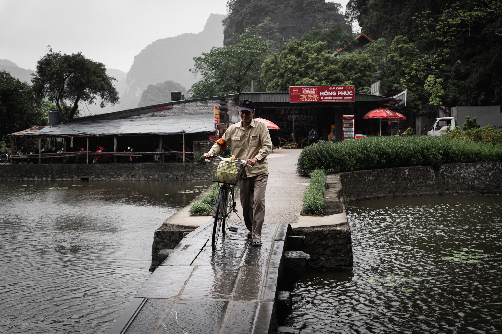 Sul ponte di Ninh Binh