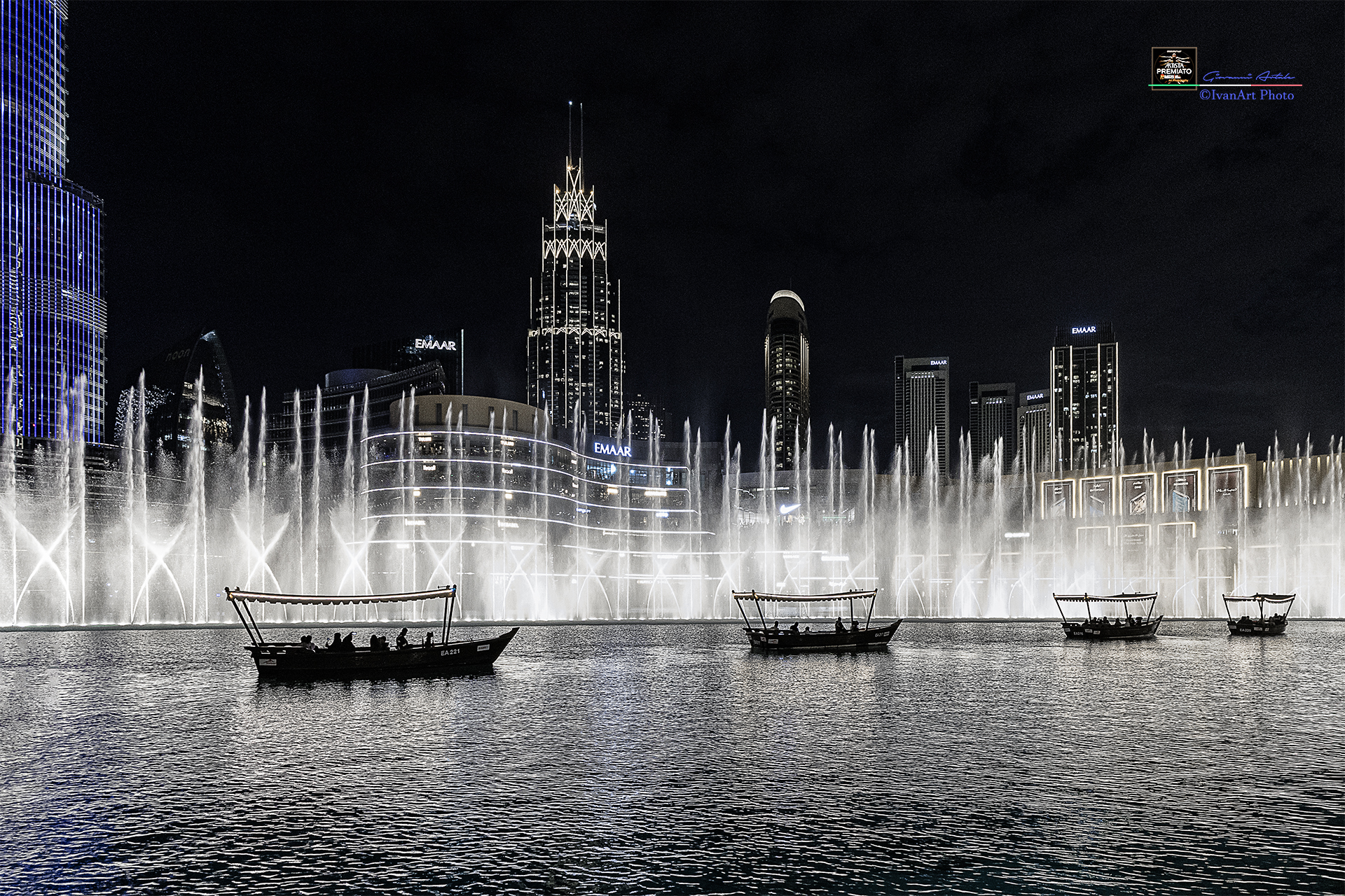 DUBAI - WATER FEATURES ON BURJ KHALIFA