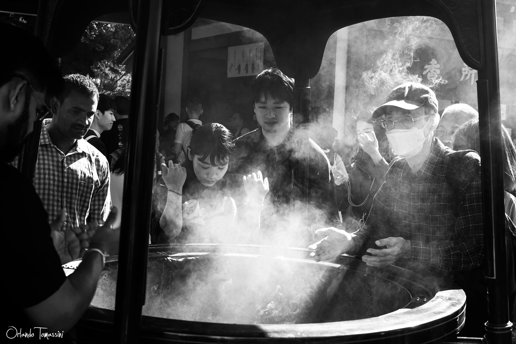Il Rituale dell'Incenso al Tempio Senso-ji