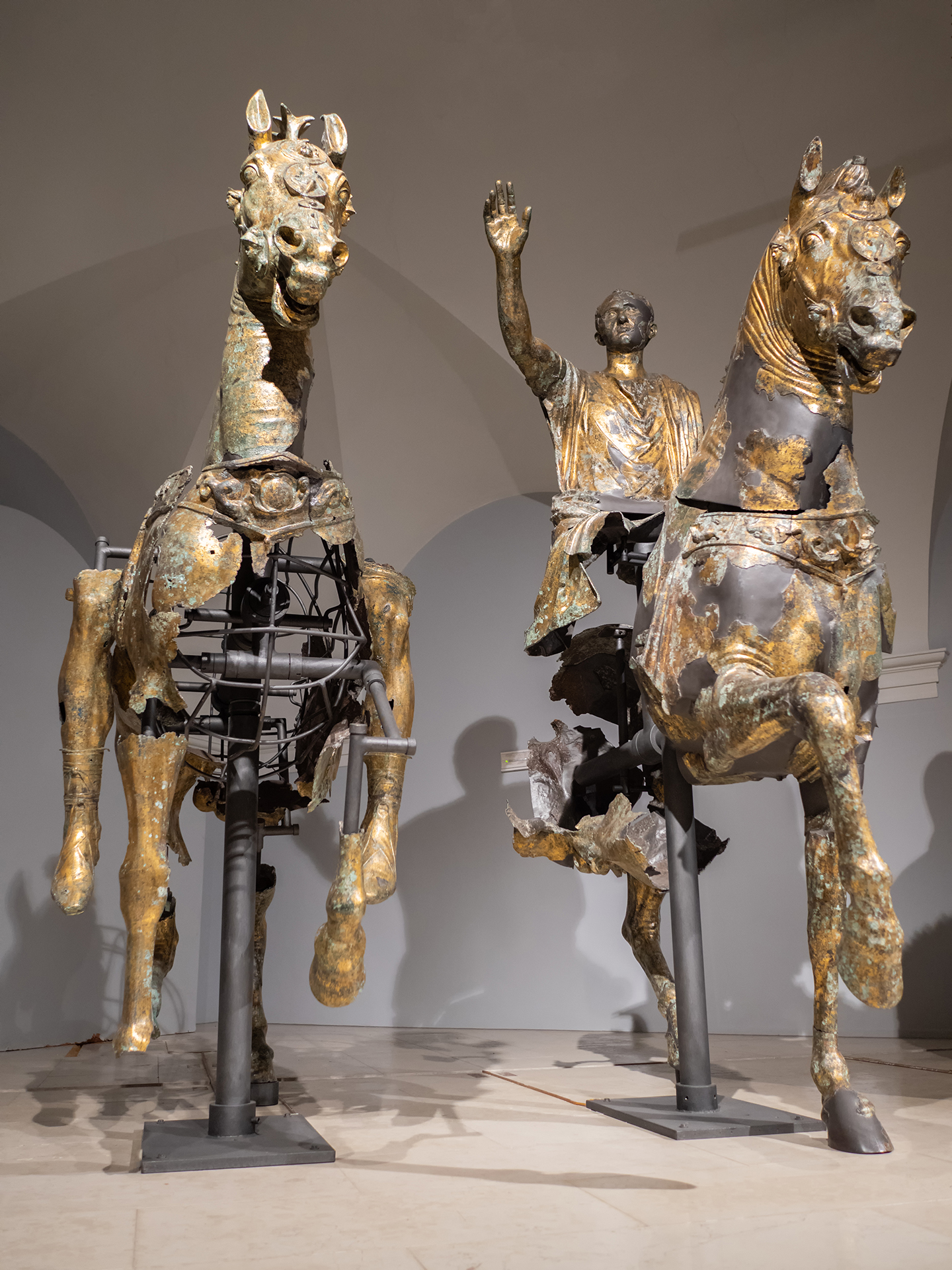 Bronzi dorati di Pergola