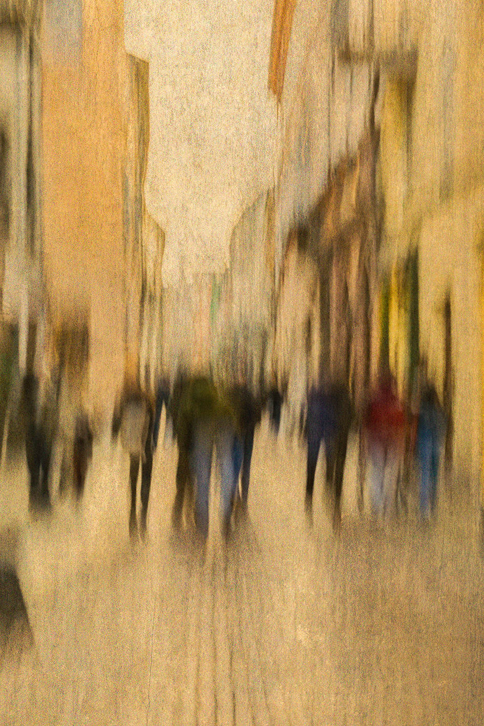 Alba, Sunday walk in via maestra 1