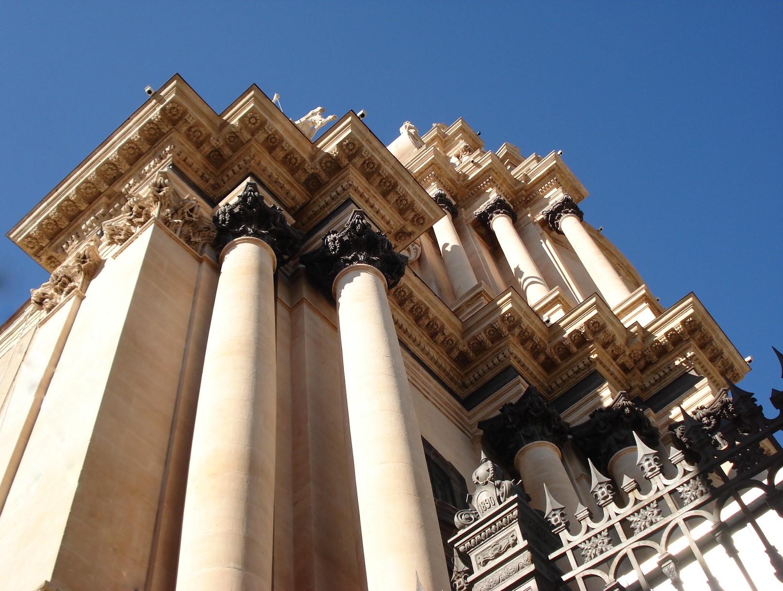 Su, verso il cielo...