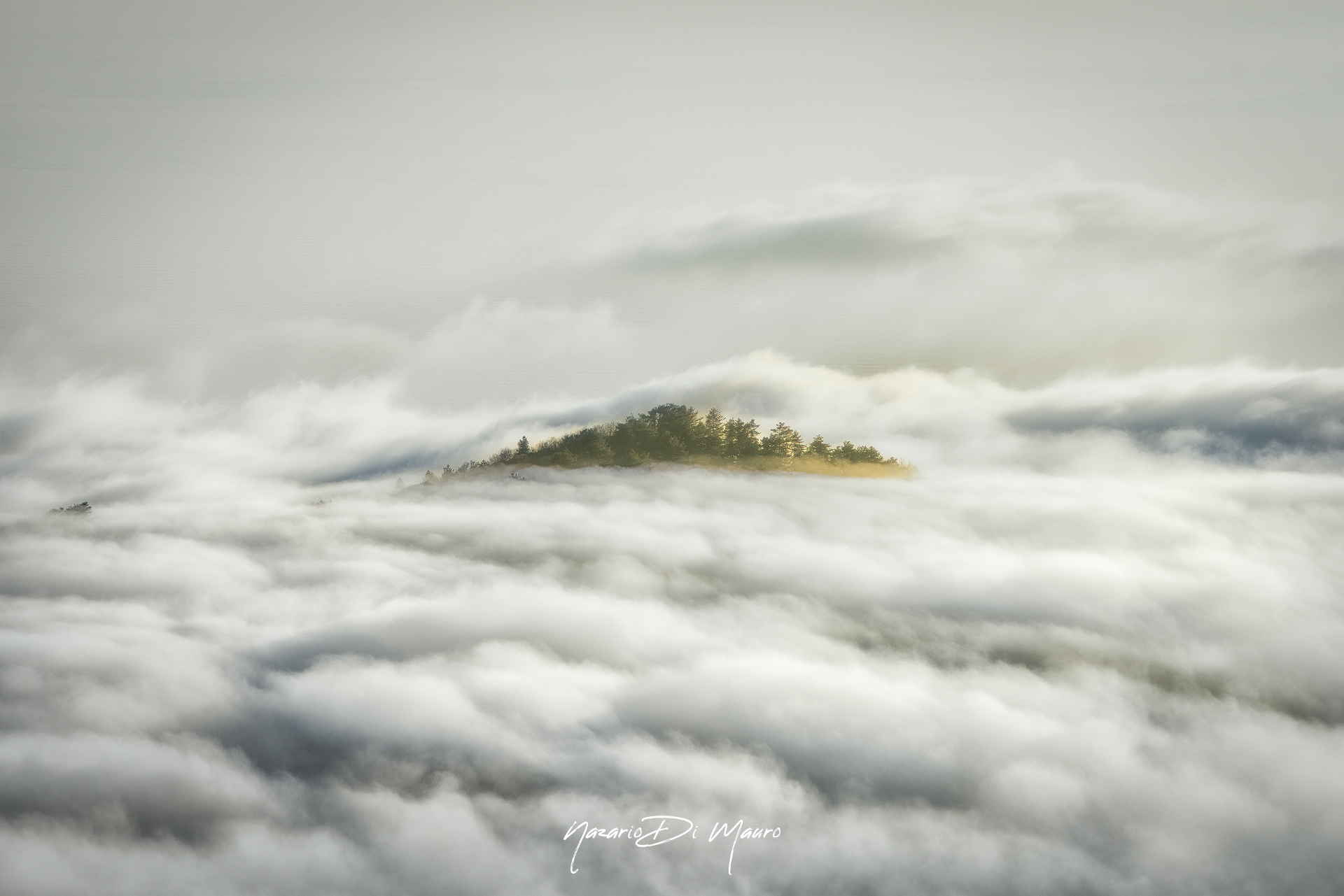 An island in the middle of the sky - from Mount Fascia to Ge...