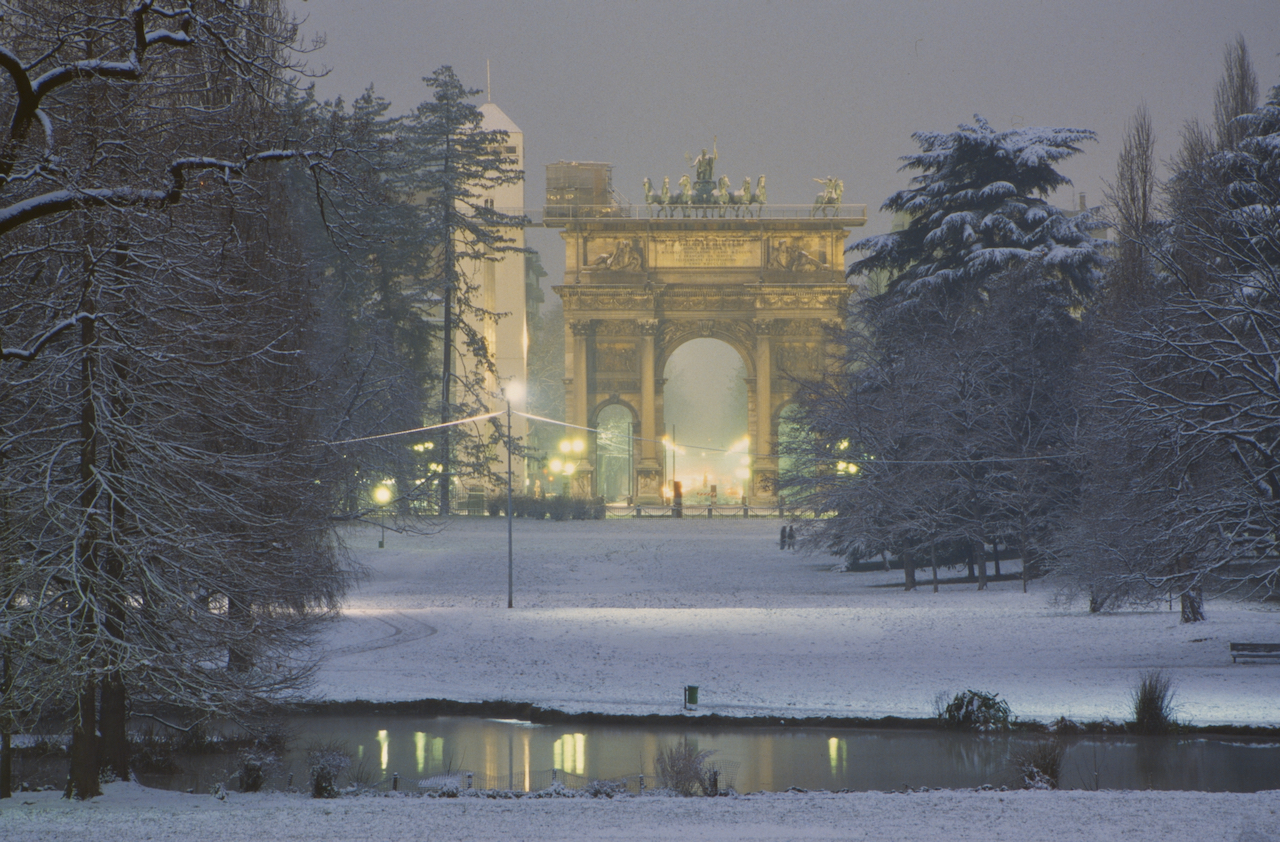 Arch of Peace under the snow - Velvia 50 ISO