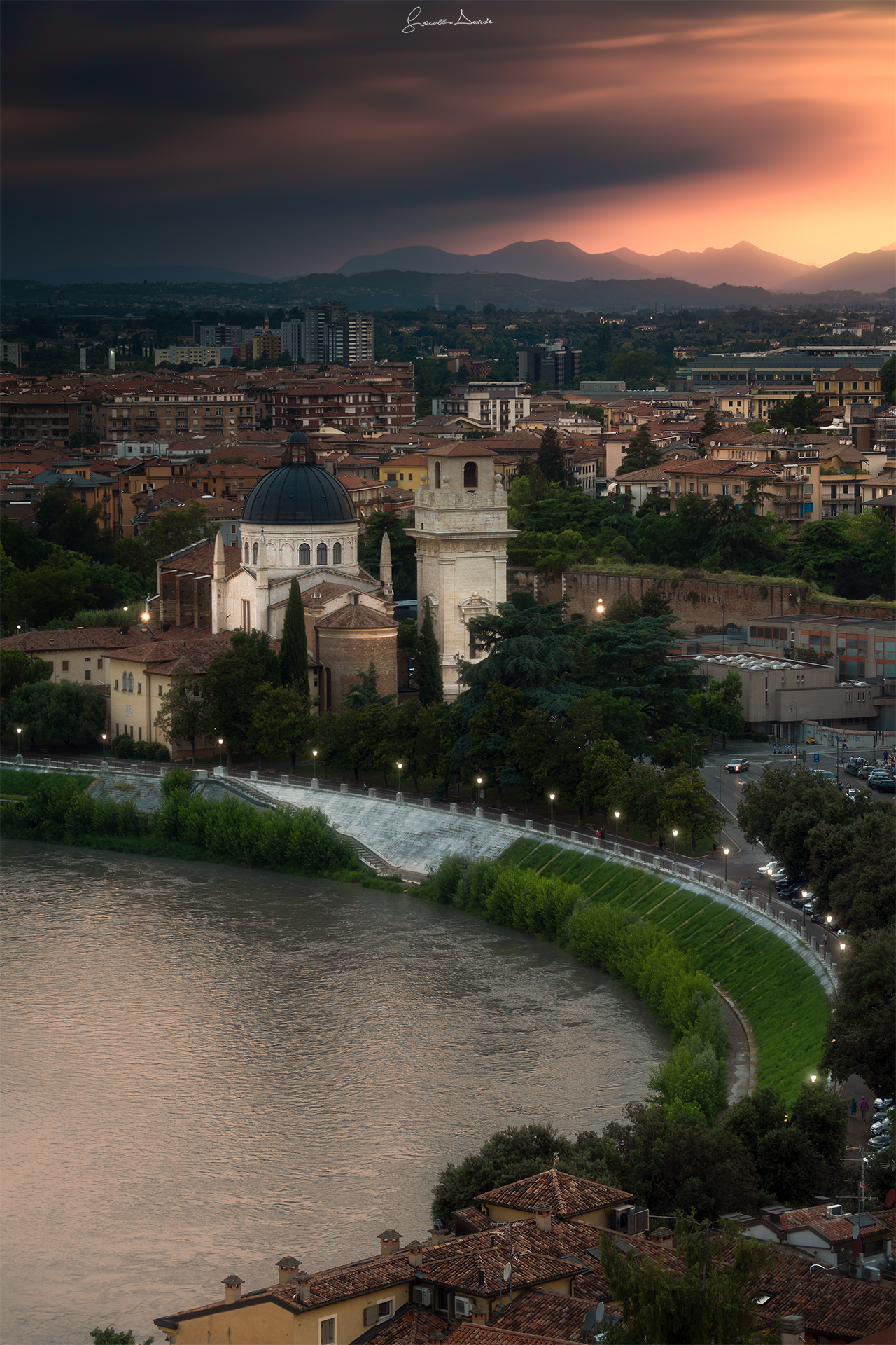 Rosso di sera sull'Adige