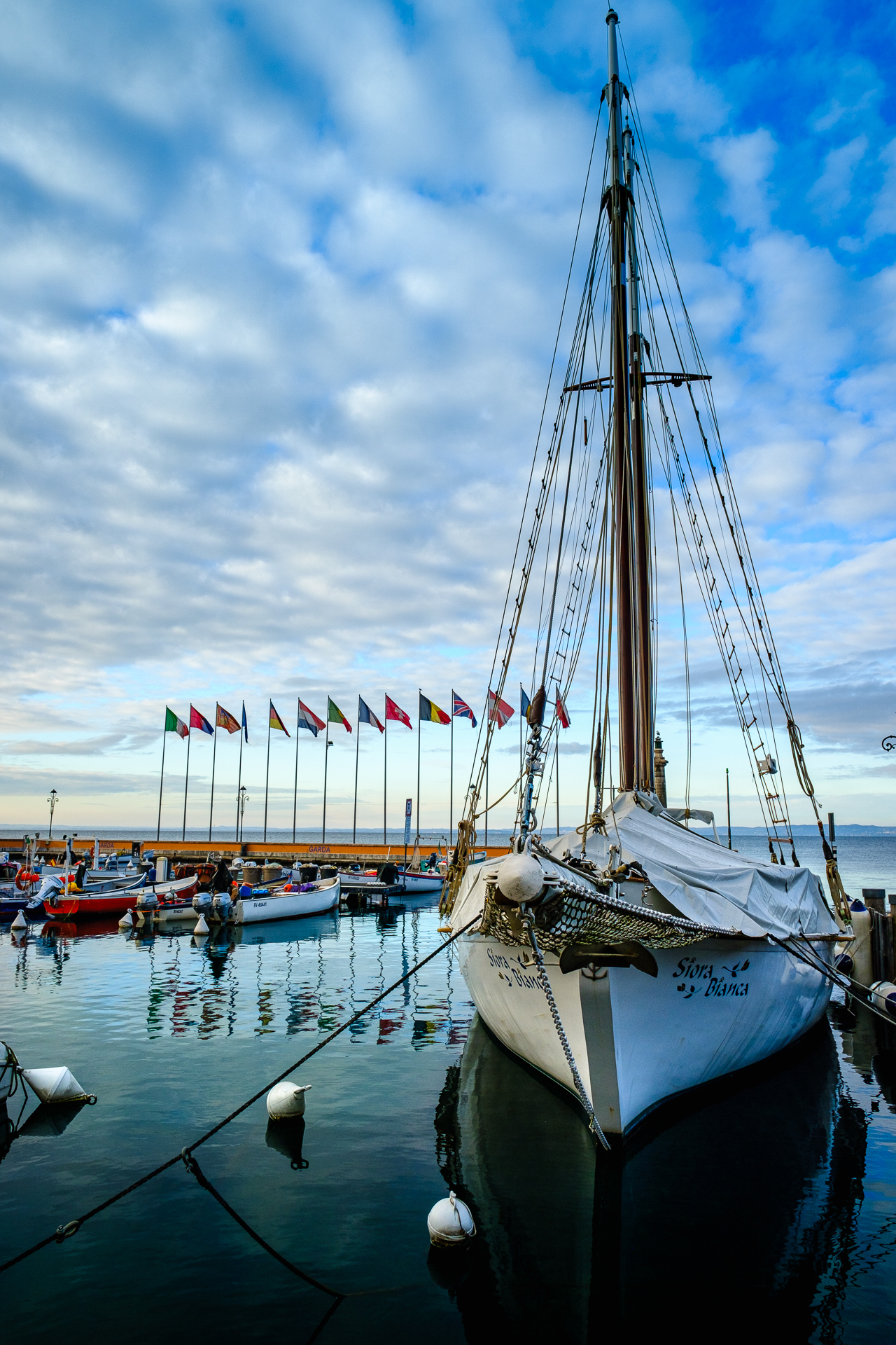 Alba al porto di Garda