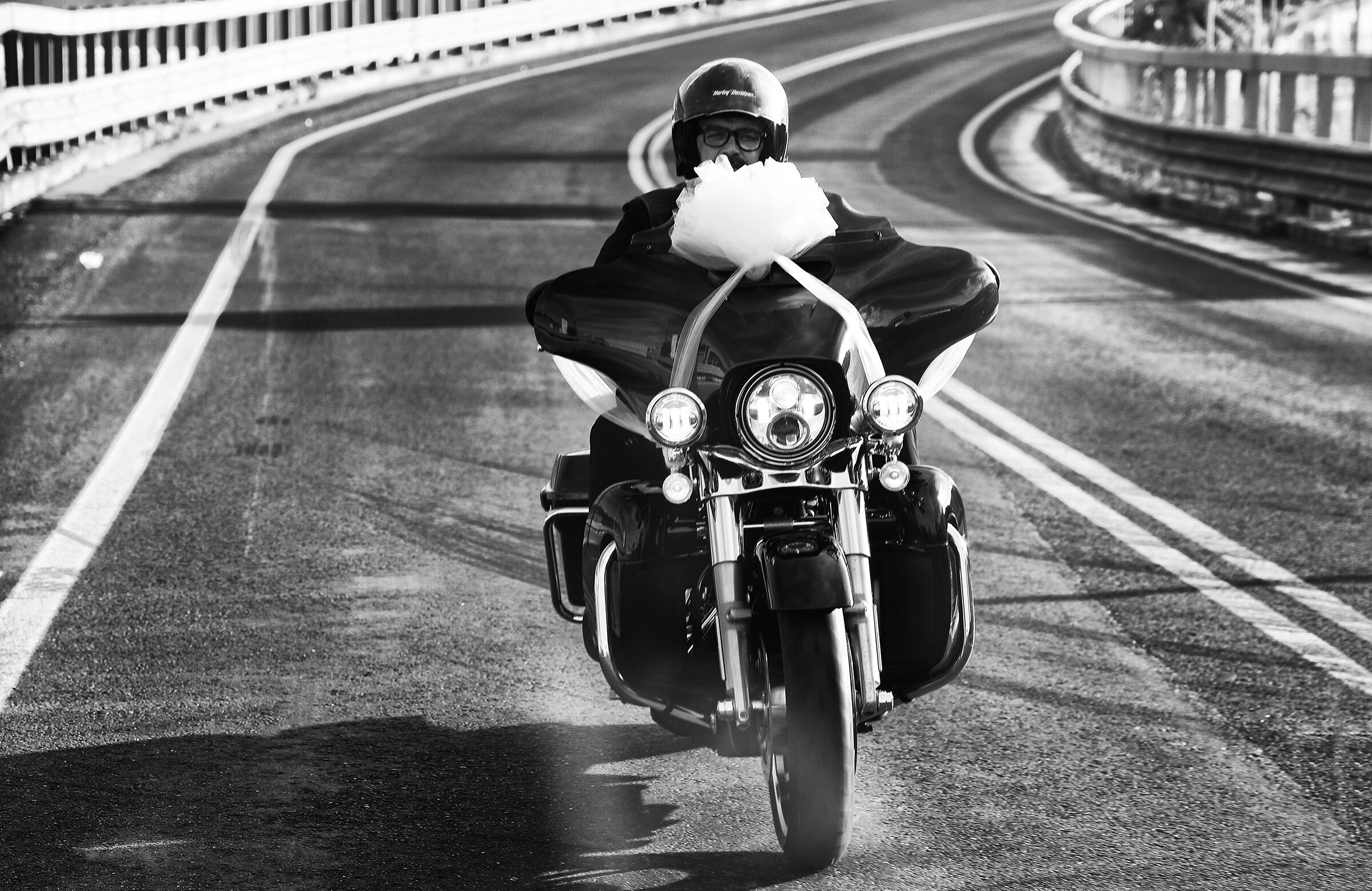 Il testimone arriva in moto