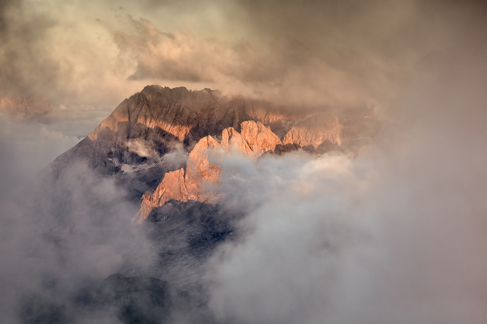 Sasso delle XI in the mists