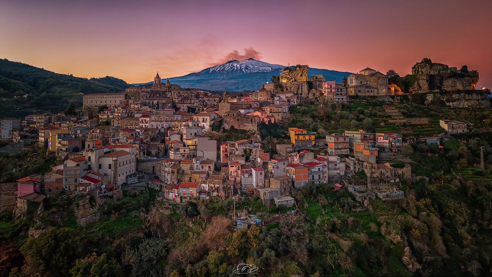 Castiglione di Sicilia al tramonto