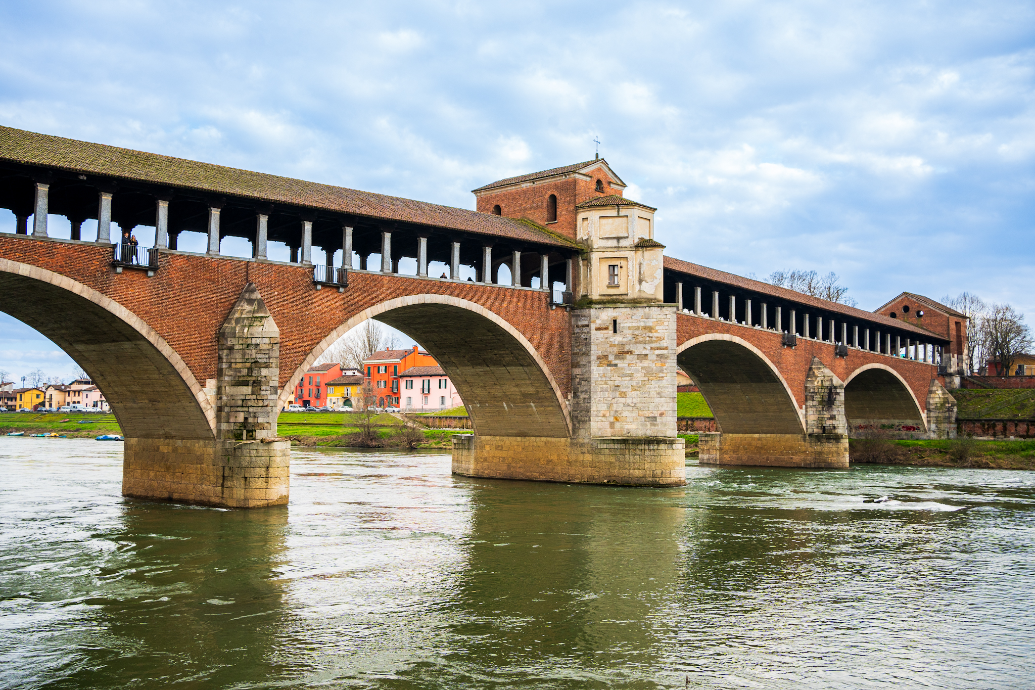Pavia ponte coperto