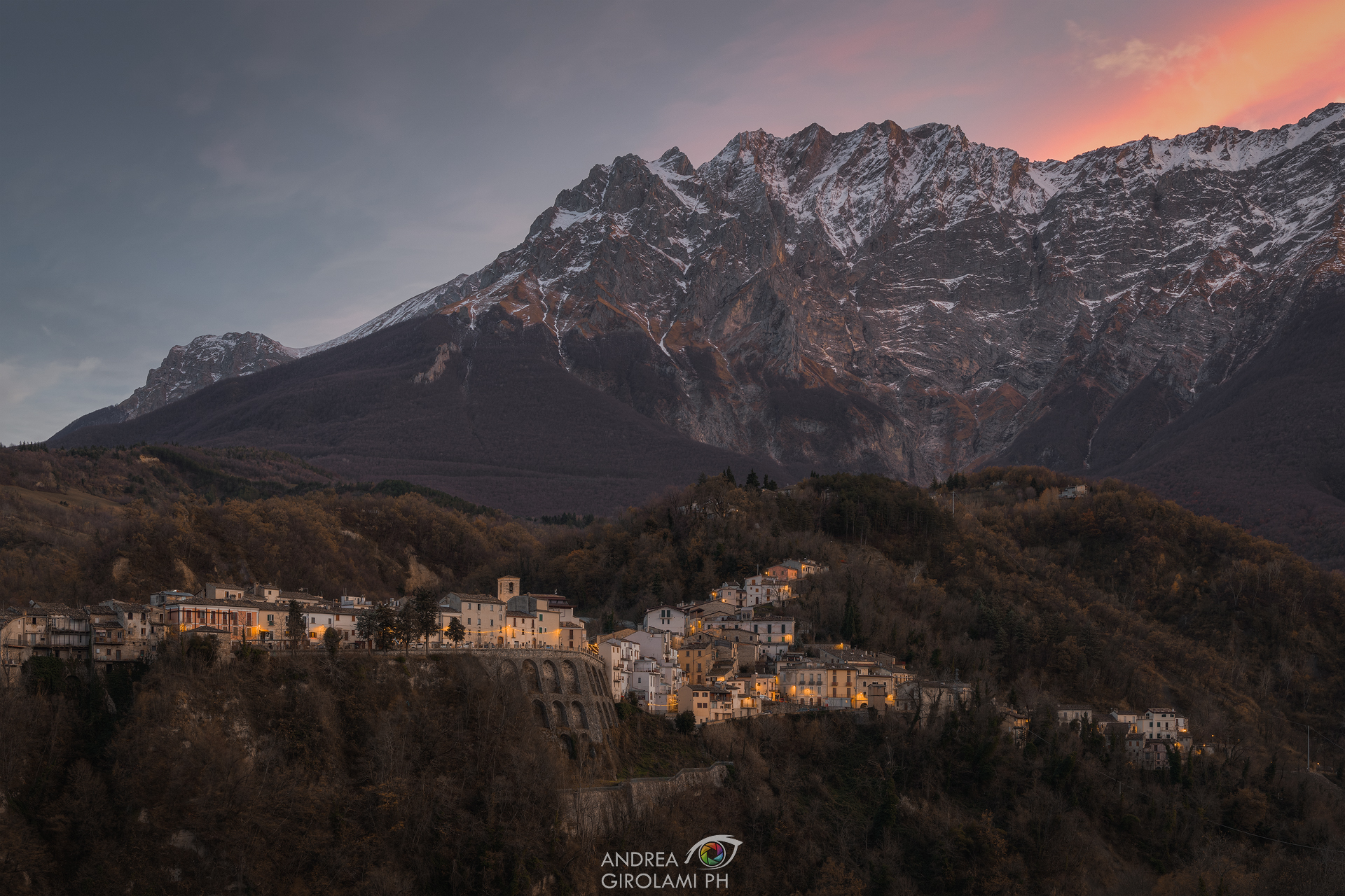 Castelli e il Monte Camicia