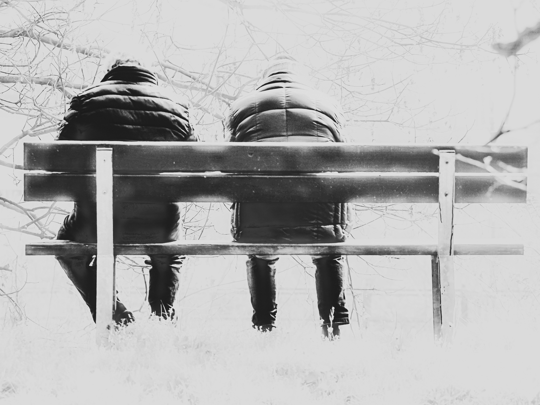 Seduti sulla riva del fiume