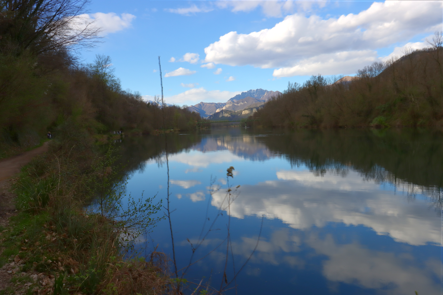 Fiume Adda tra cielo e acqua