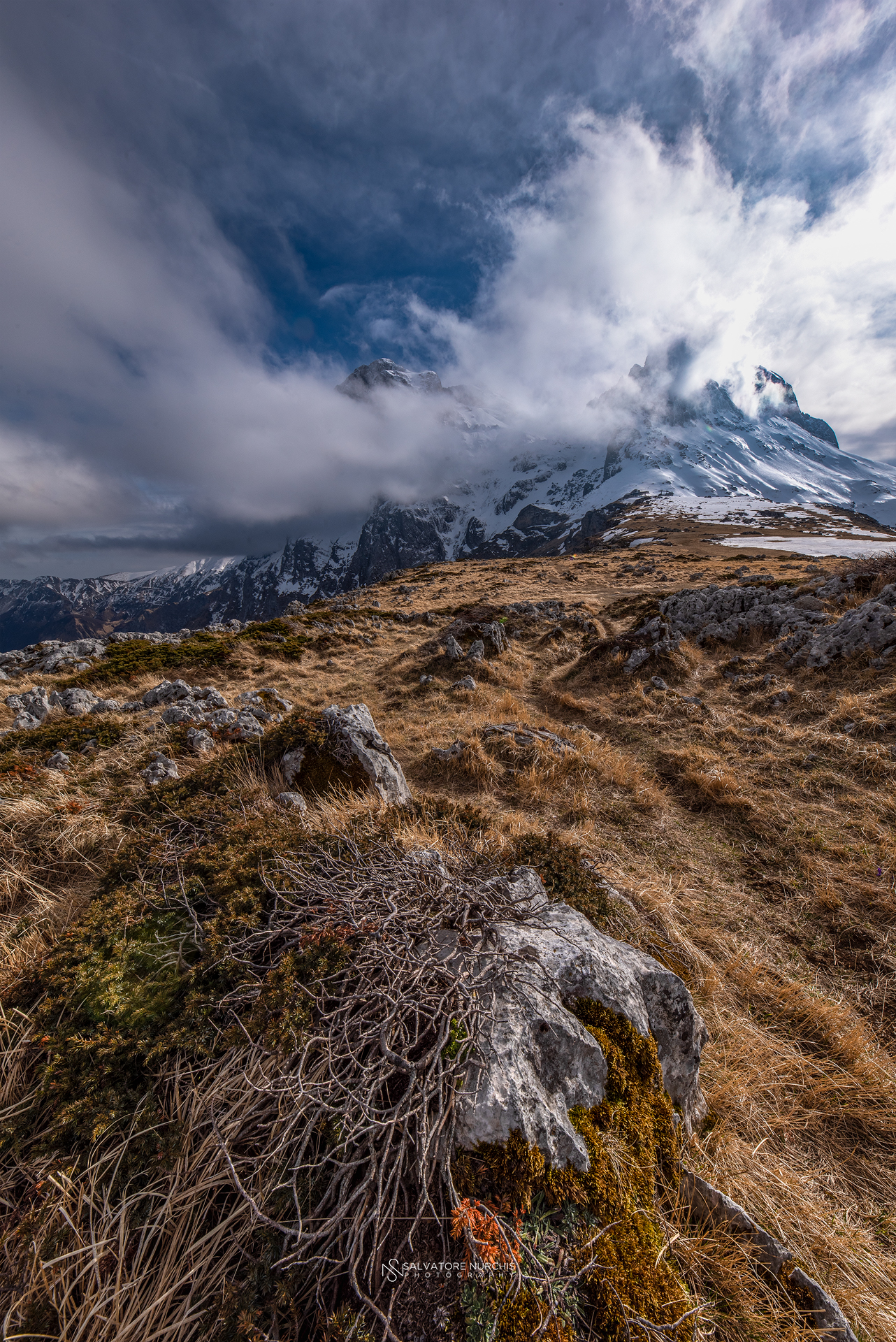 Il Gigante nascosto tra le nuvole