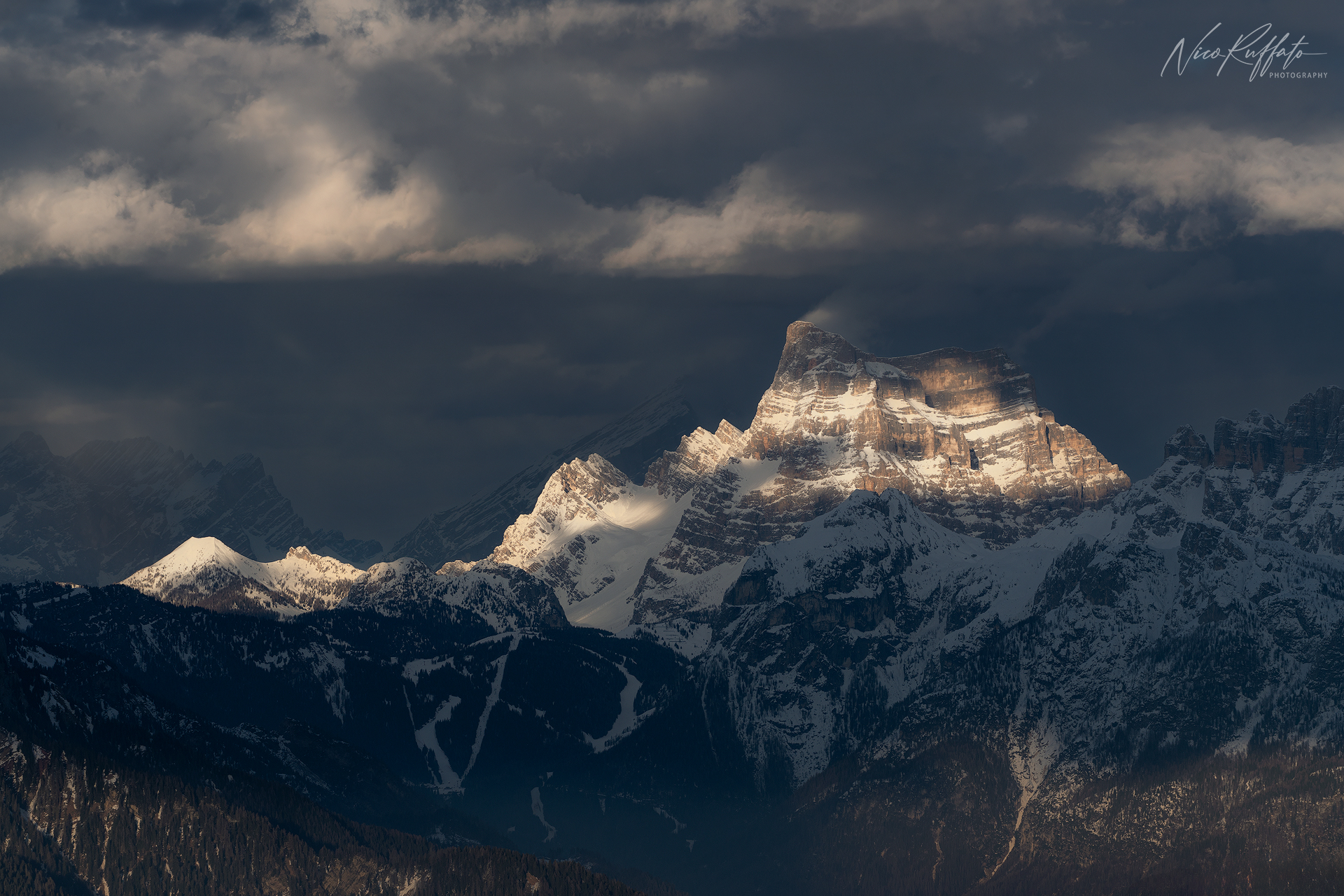 Ultime luci sul Pelmo