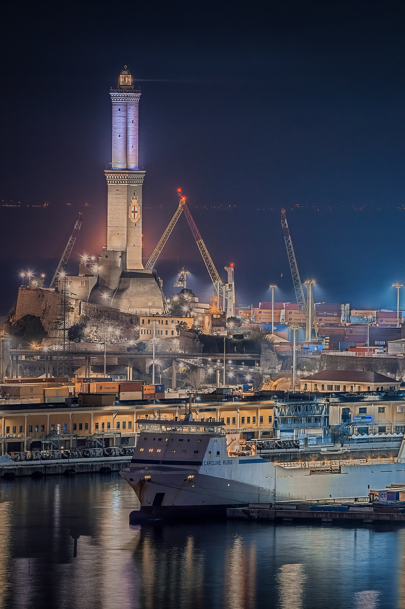 La Lanterna nella nebbiolina della sera