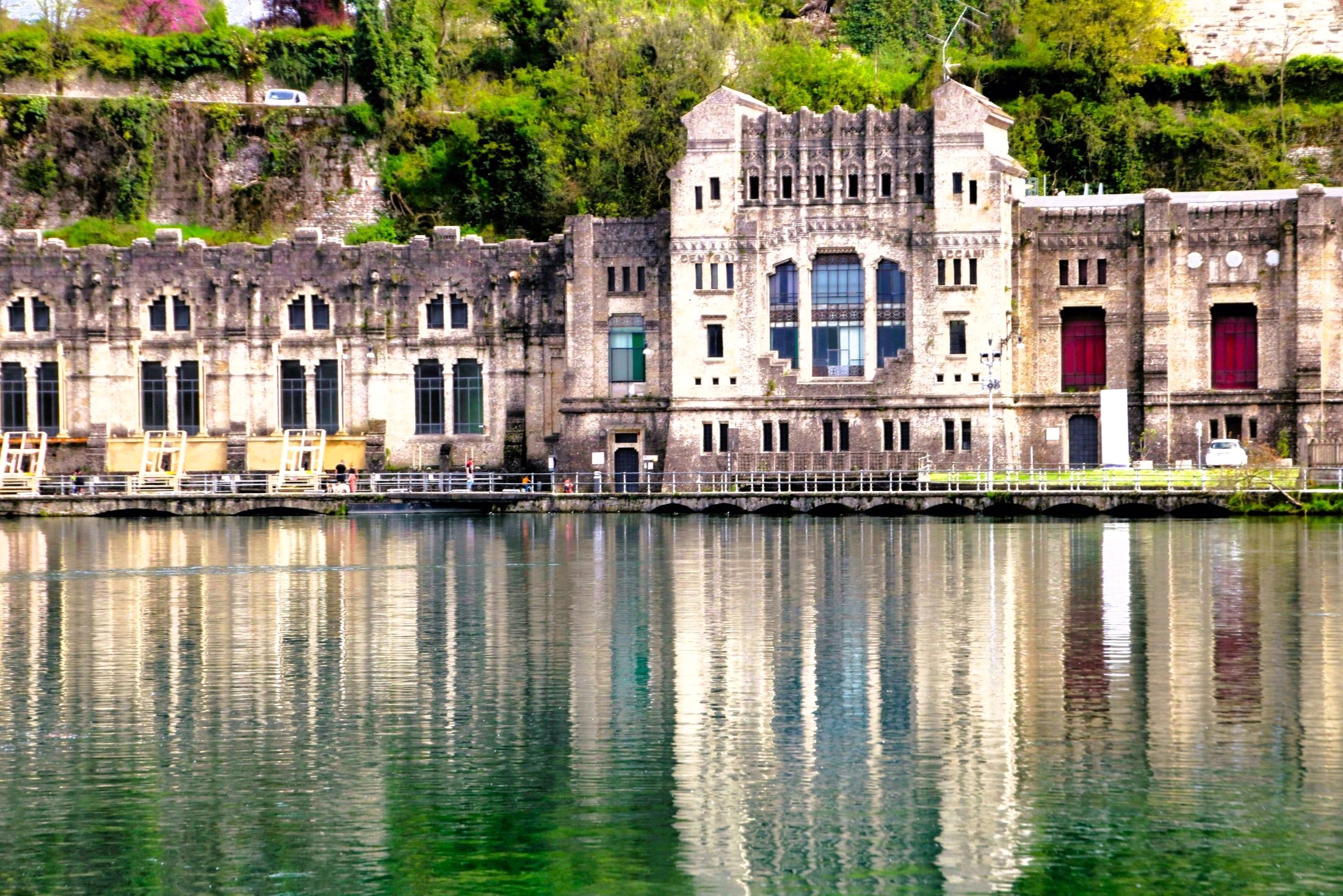 I riflessi della centrale