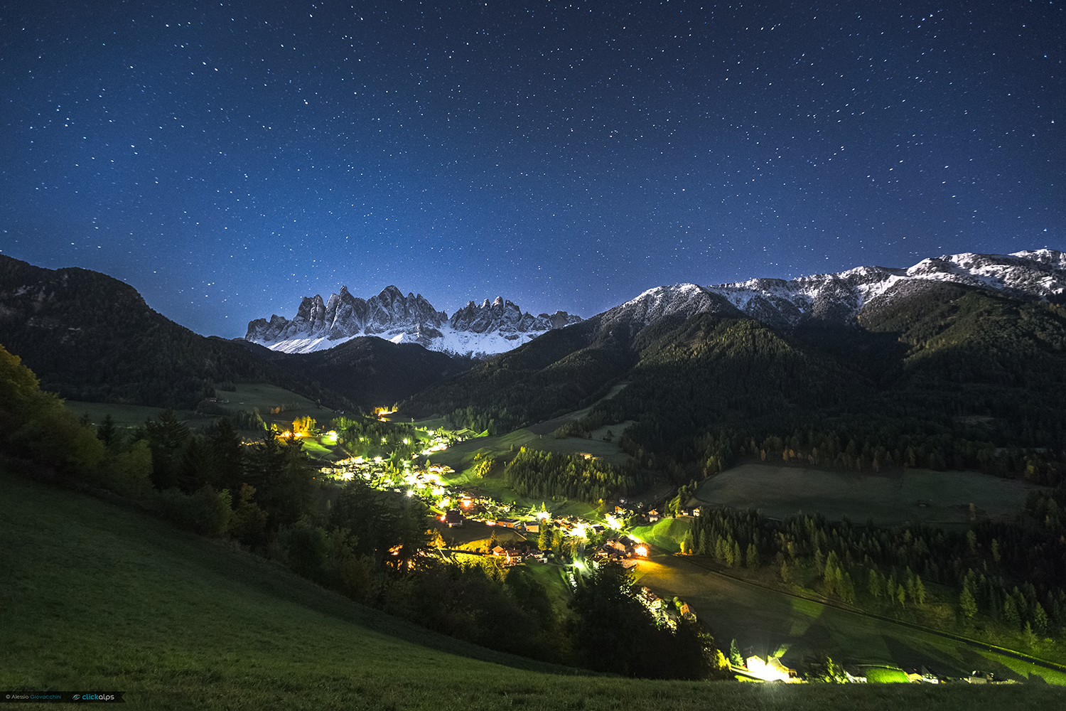 Notte stellata sulle Odle