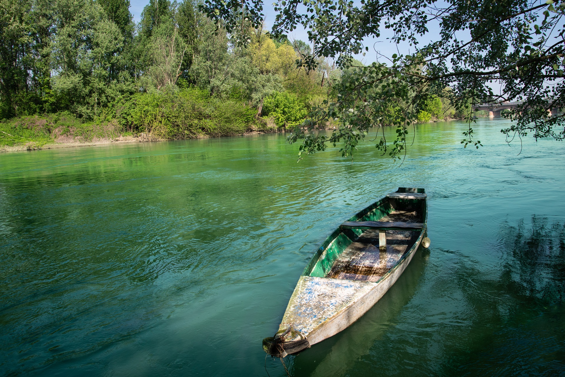 The boat on the Adda