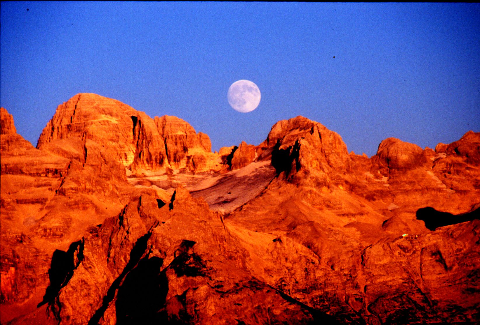A late afternoon descending from Lake Vedretta